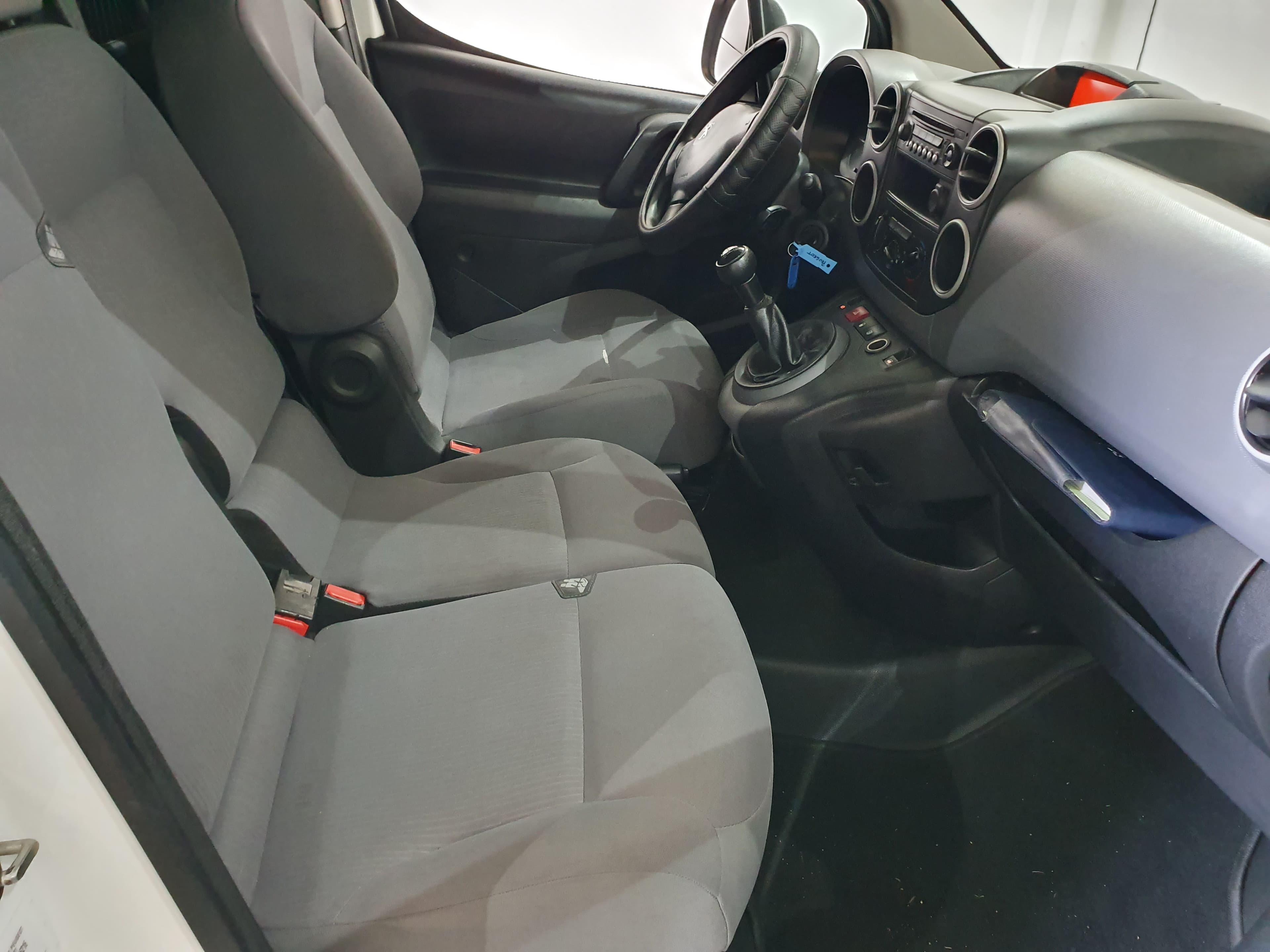Peugeot Partner · Year 2015 — image 19