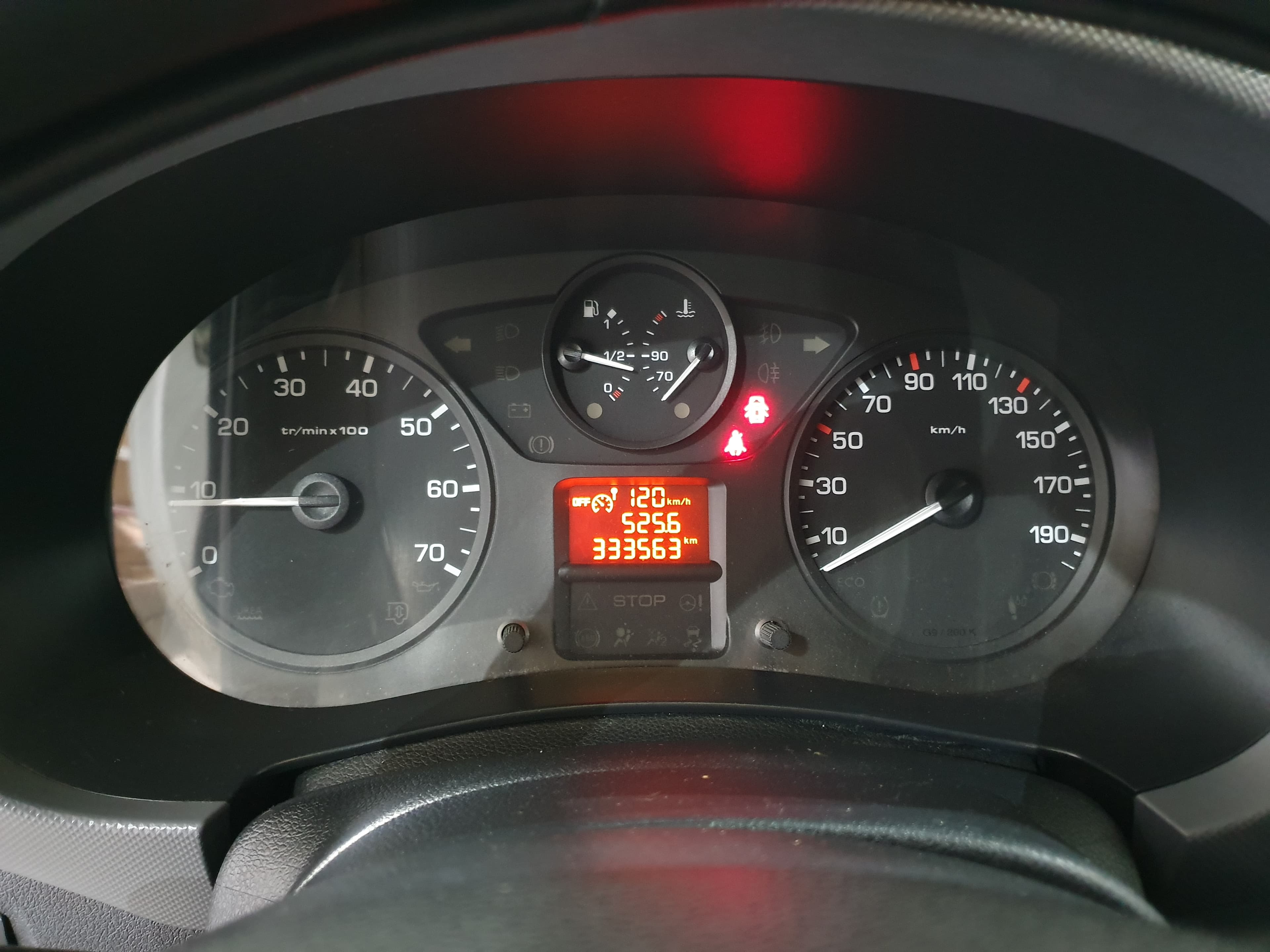 Peugeot Partner · Year 2015 — image 28