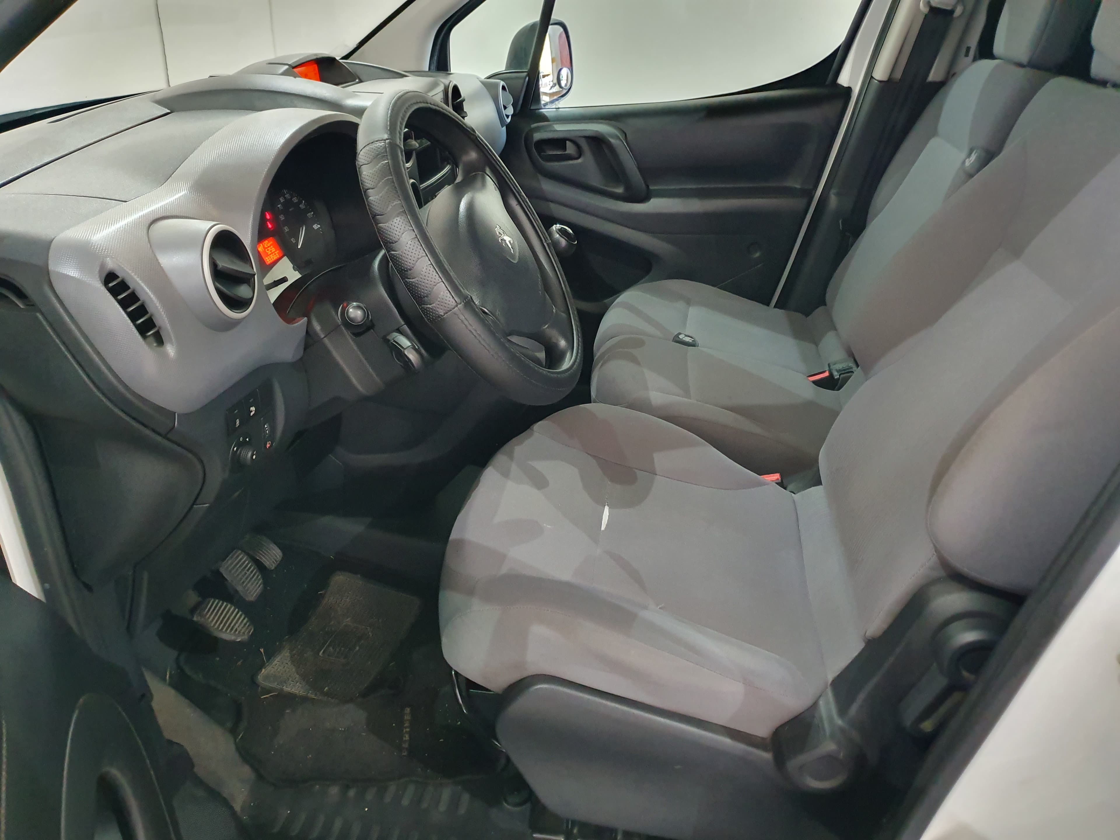 Peugeot Partner · Year 2015 — image 13
