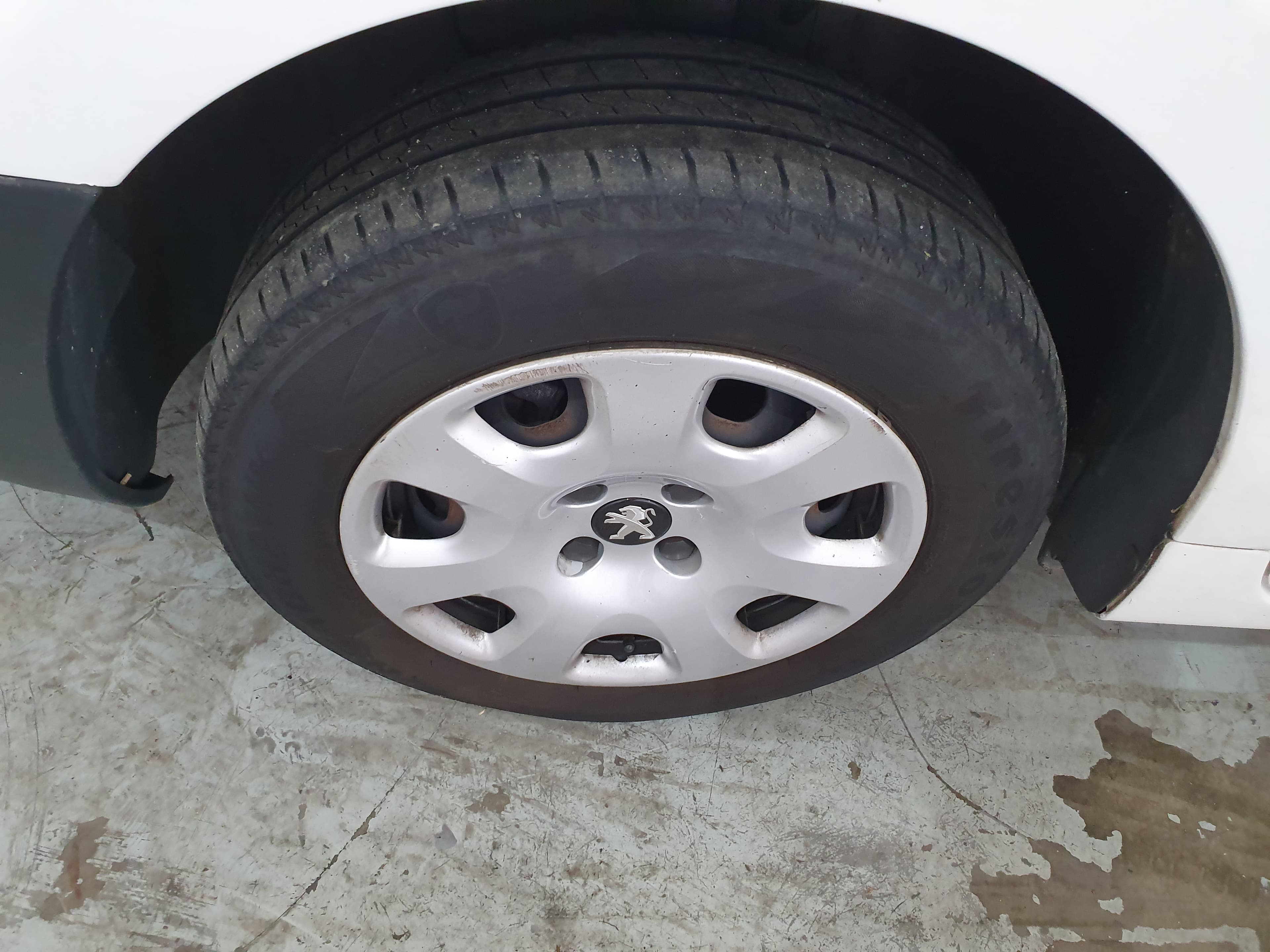 Peugeot Partner · Year 2015 — image 12