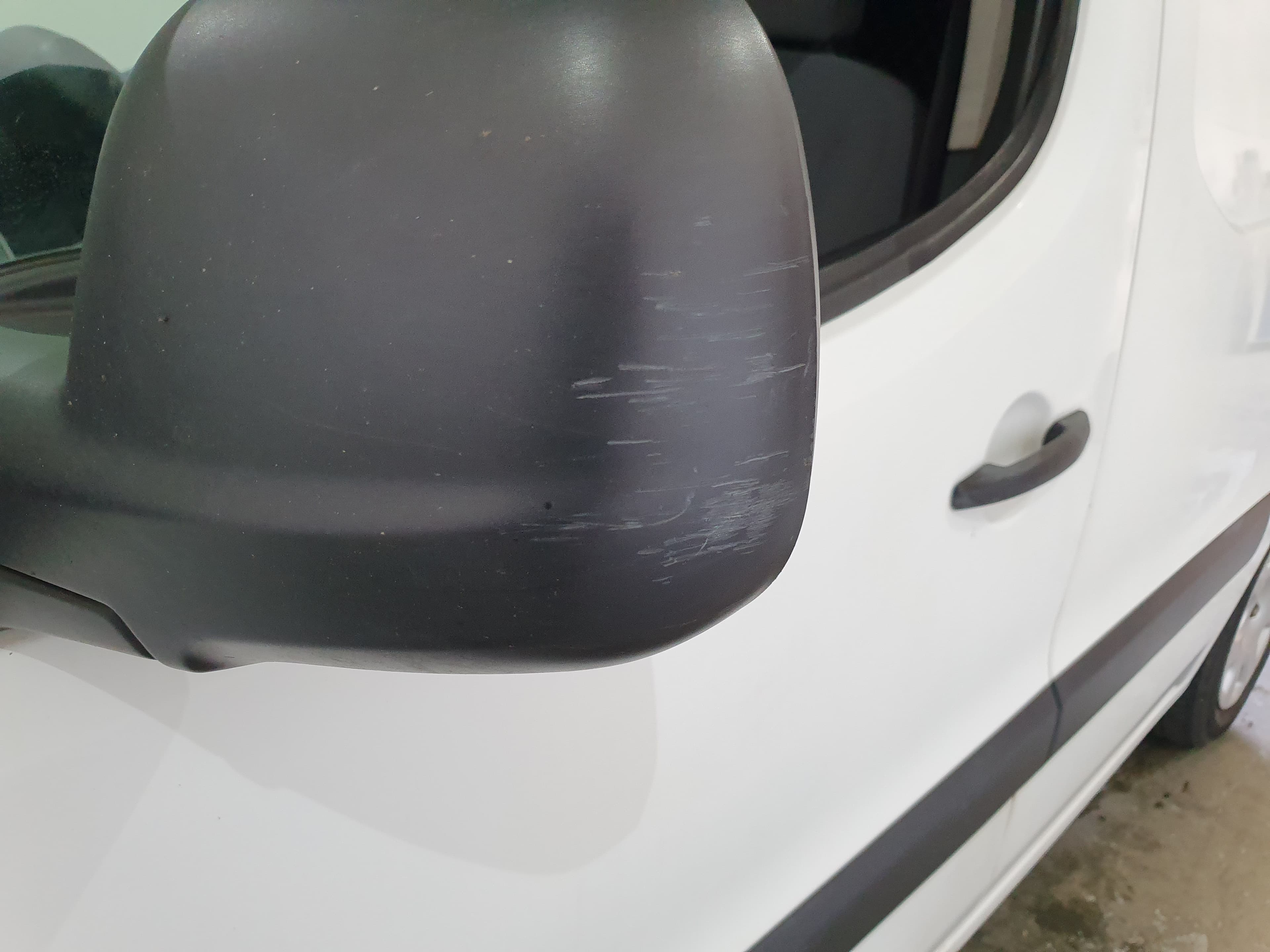 Peugeot Partner · Ano 2015 — imagem 10