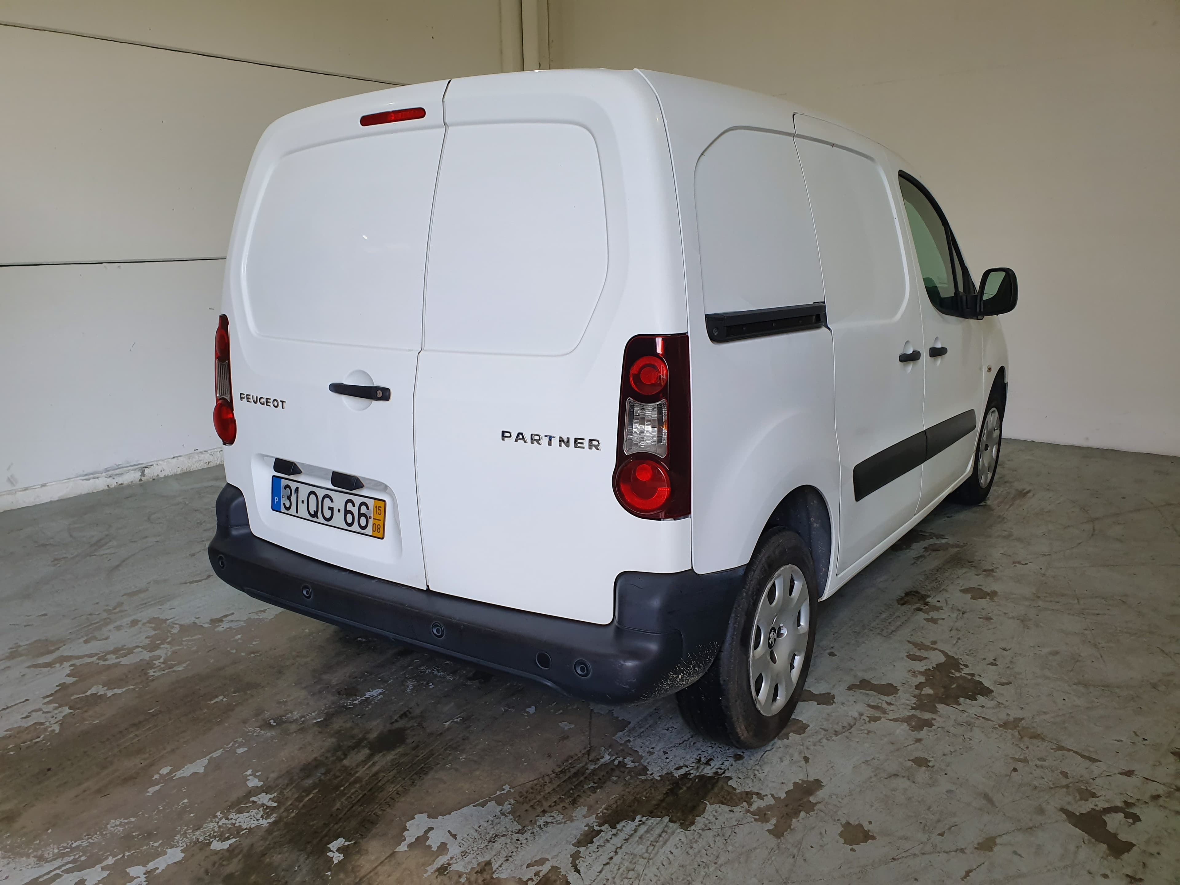Peugeot Partner · Ano 2015 — imagem 4