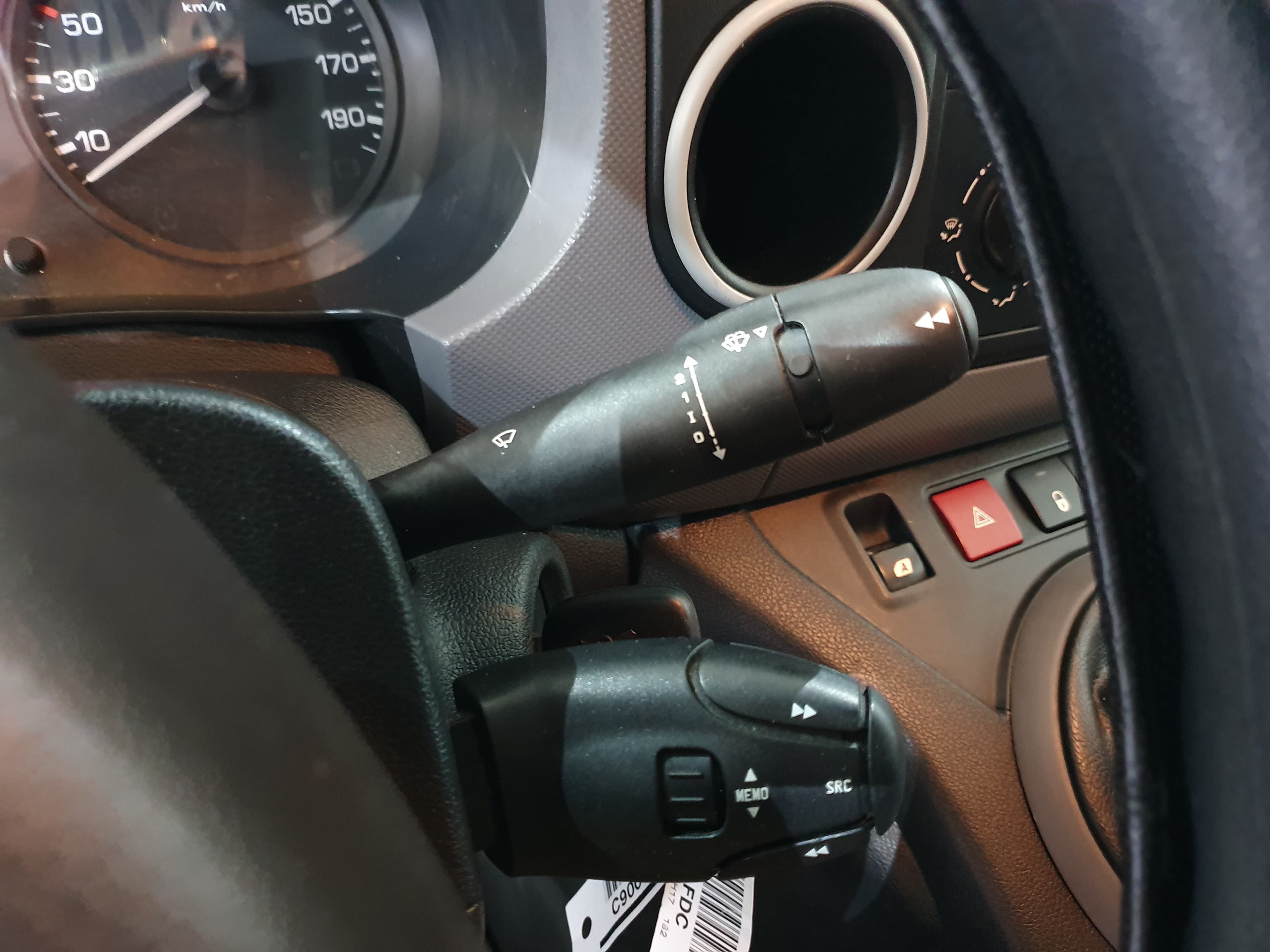 Peugeot Partner · Ano 2015 — imagem 30