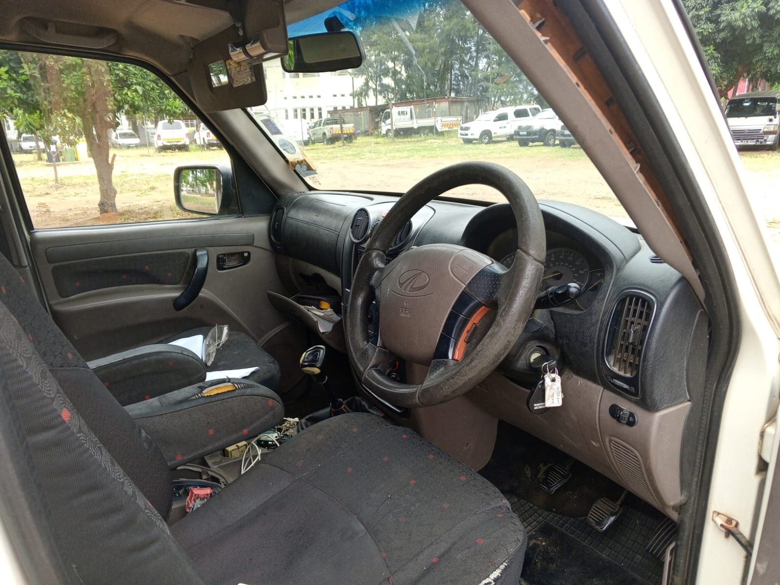 Mahindra Pick Up — image 14