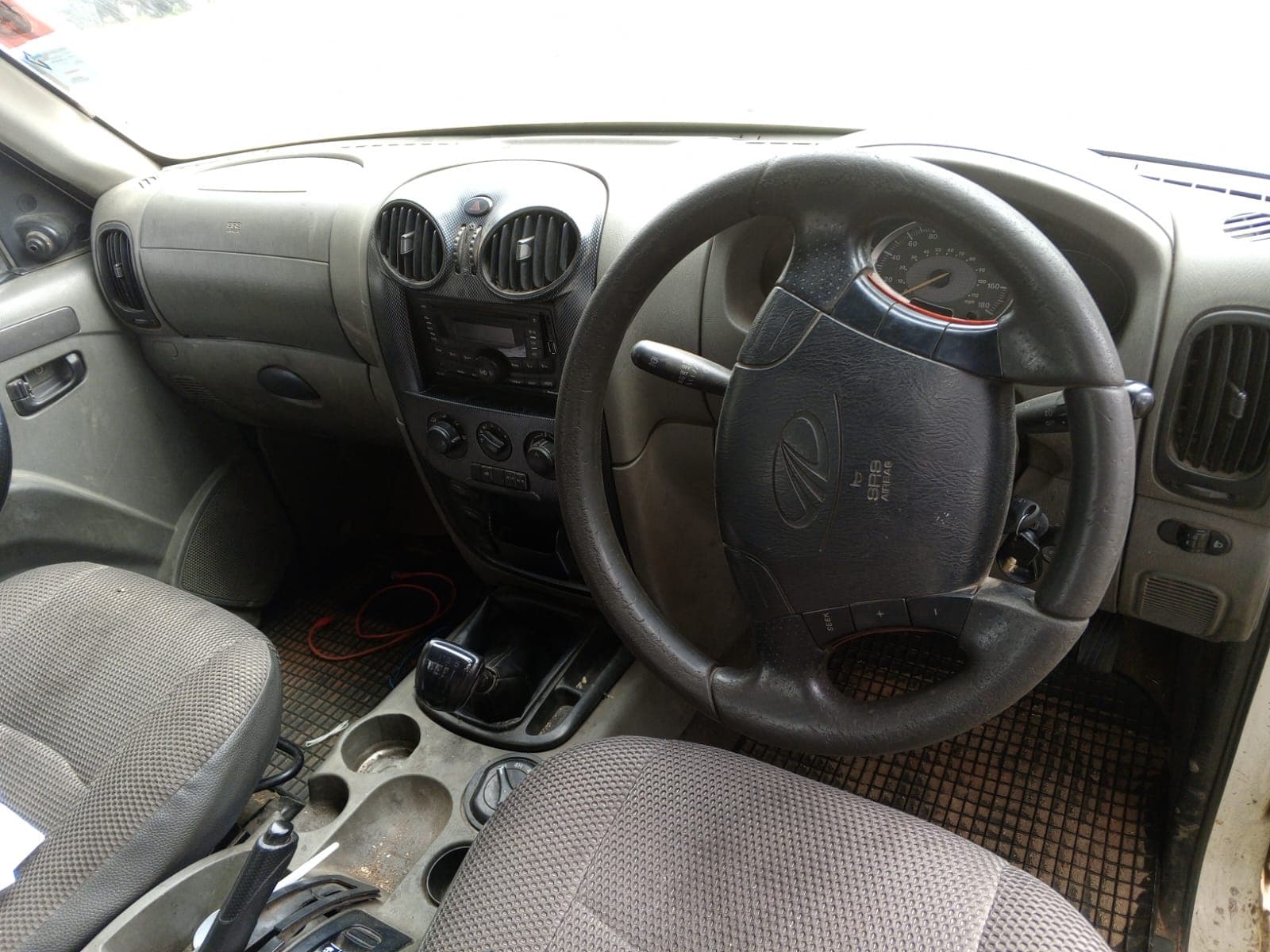 Mahindra Scorpio — imagem 9