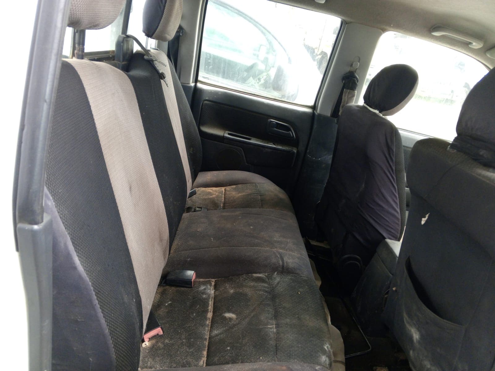 Isuzu KB250 — imagen 12