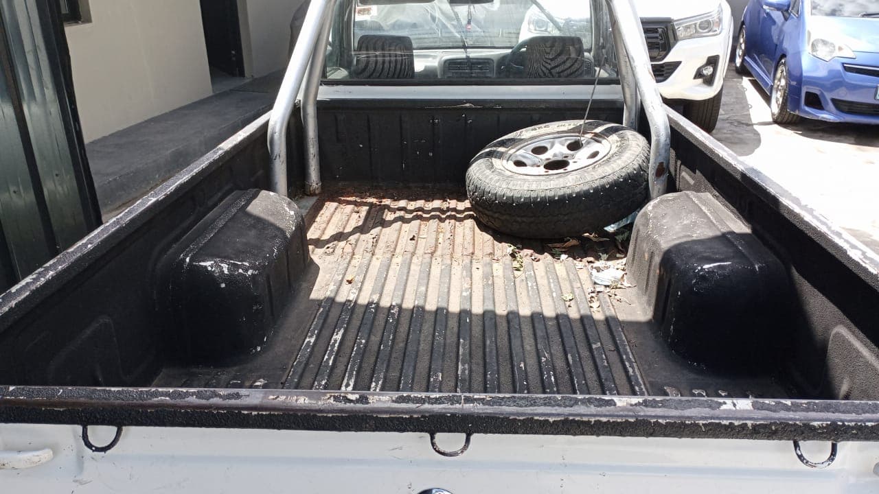Nissan Hardbody — imagem 6