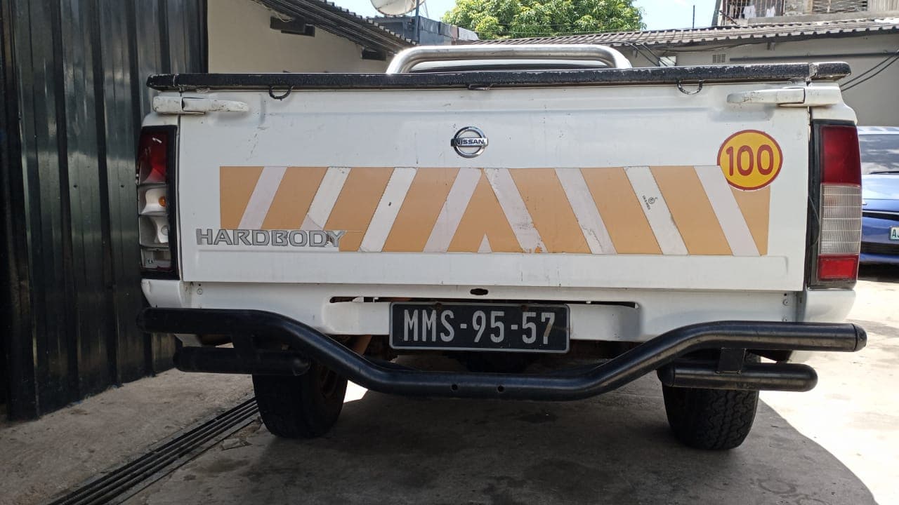 Nissan Hardbody — imagem 7
