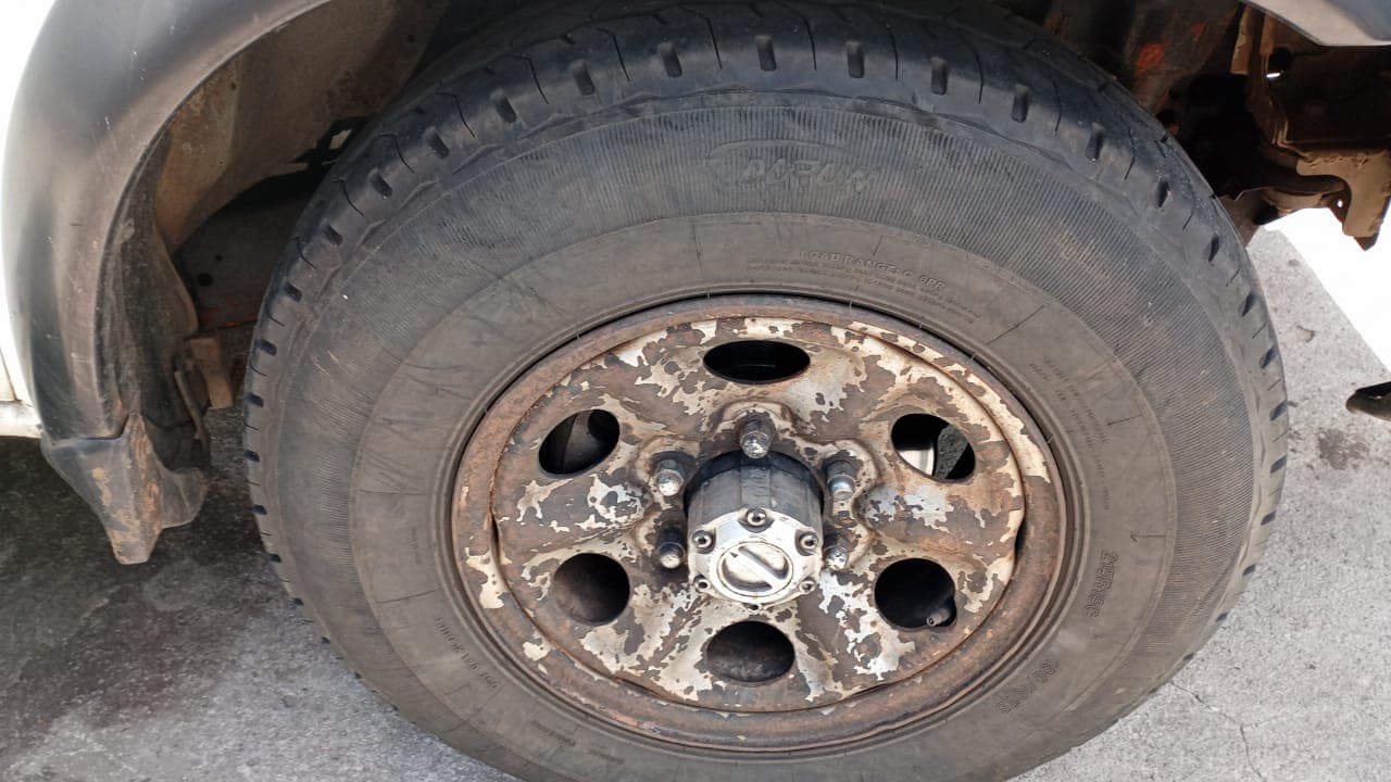 Nissan Hardbody — imagem 10