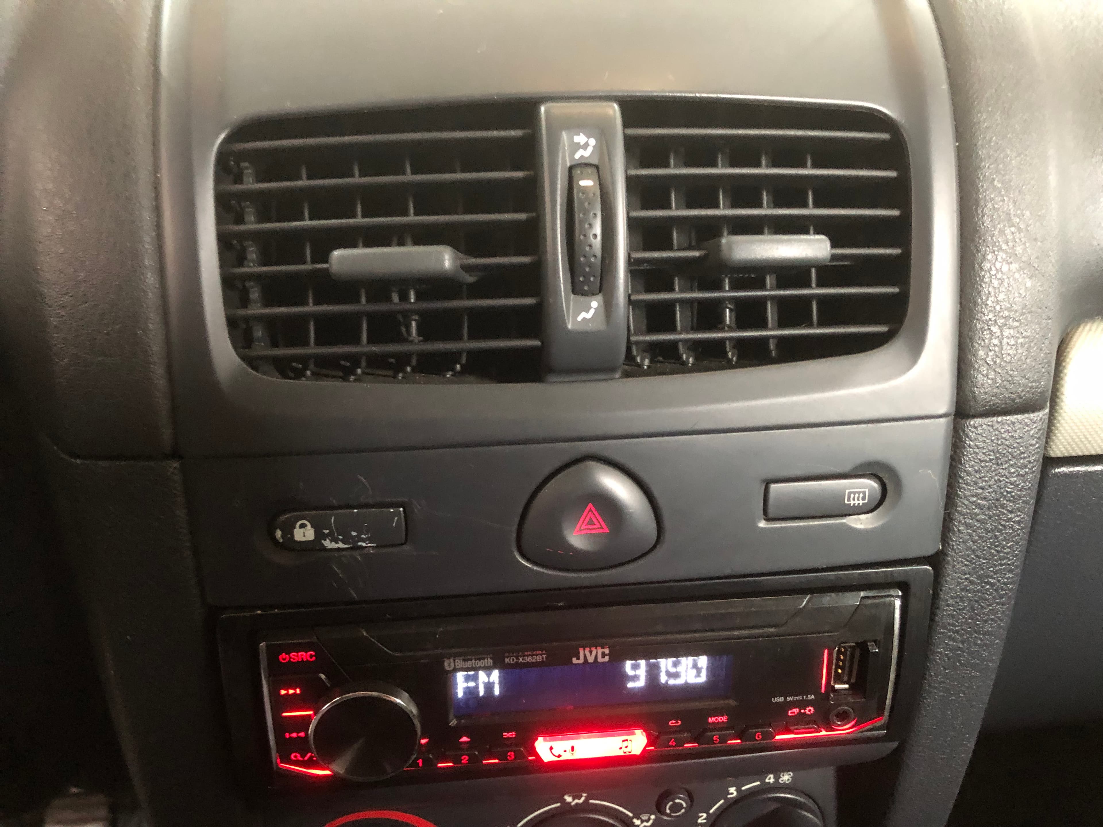 Renault Clio 1.5 DCI · 2001 — imagem 31