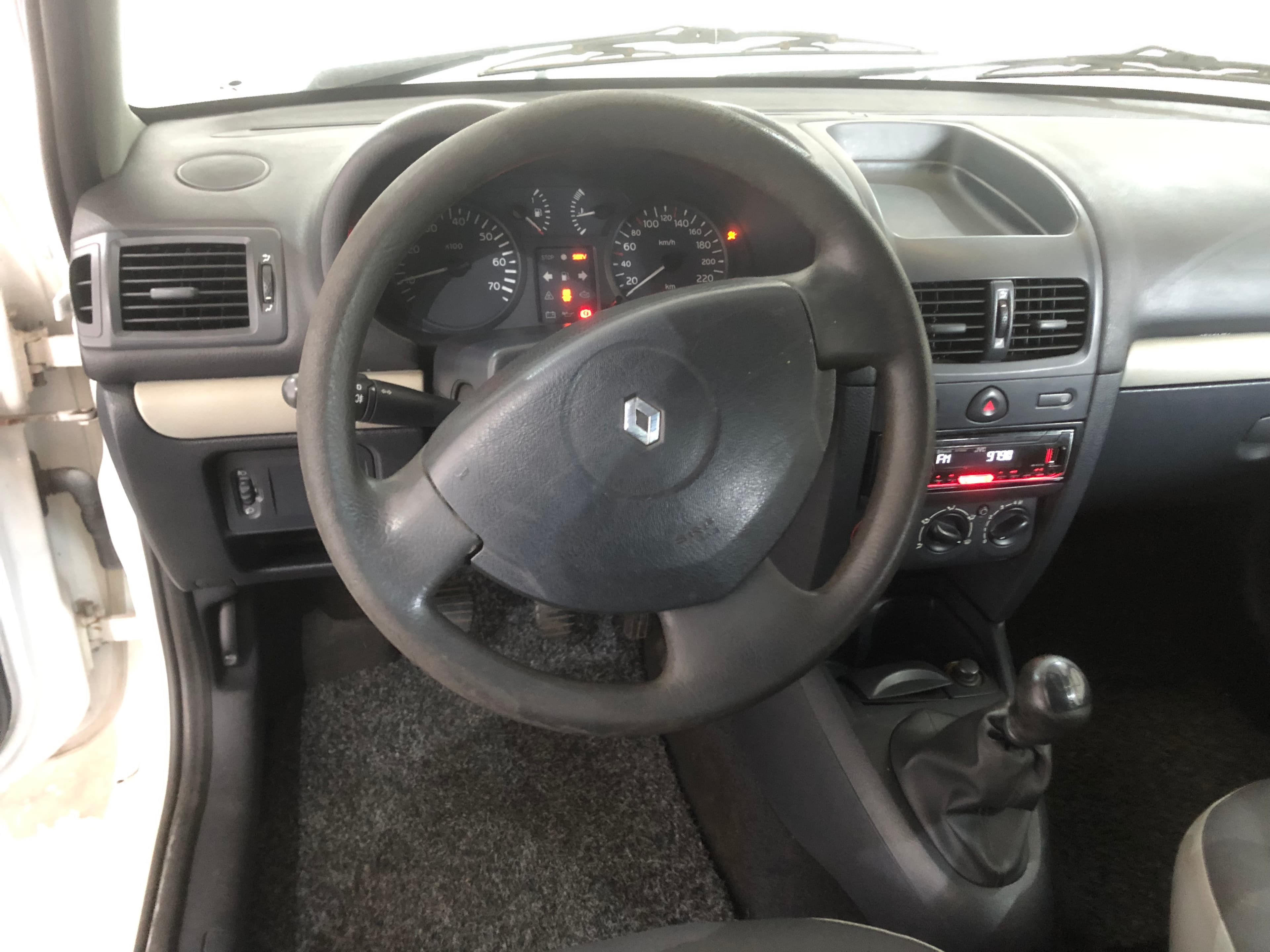 Renault Clio 1.5 DCI · 2001 — imagem 21