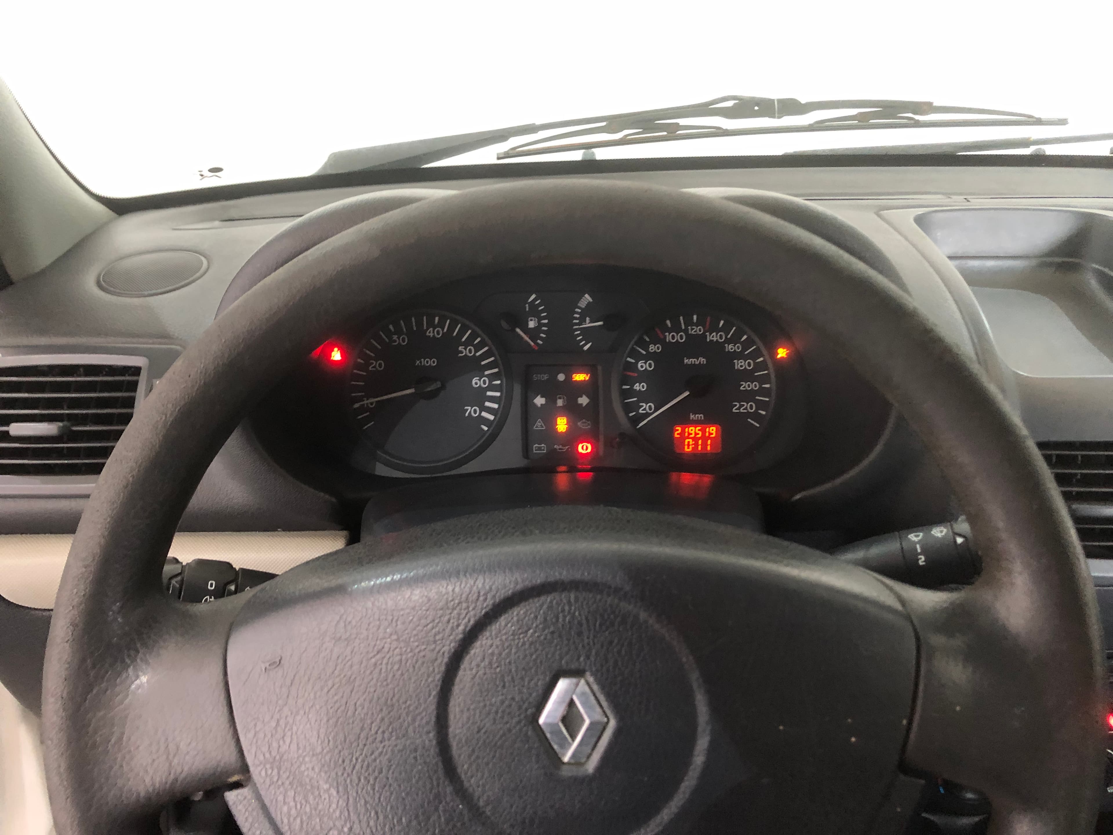 Renault Clio 1.5 DCI · 2001 — imagem 23