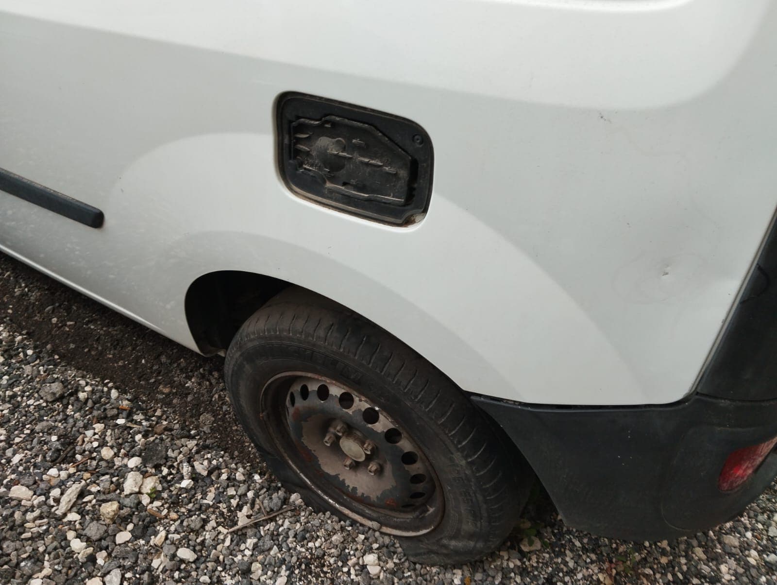 Renault Kangoo 1.5 dCi · Ano 2013 — imagem 9