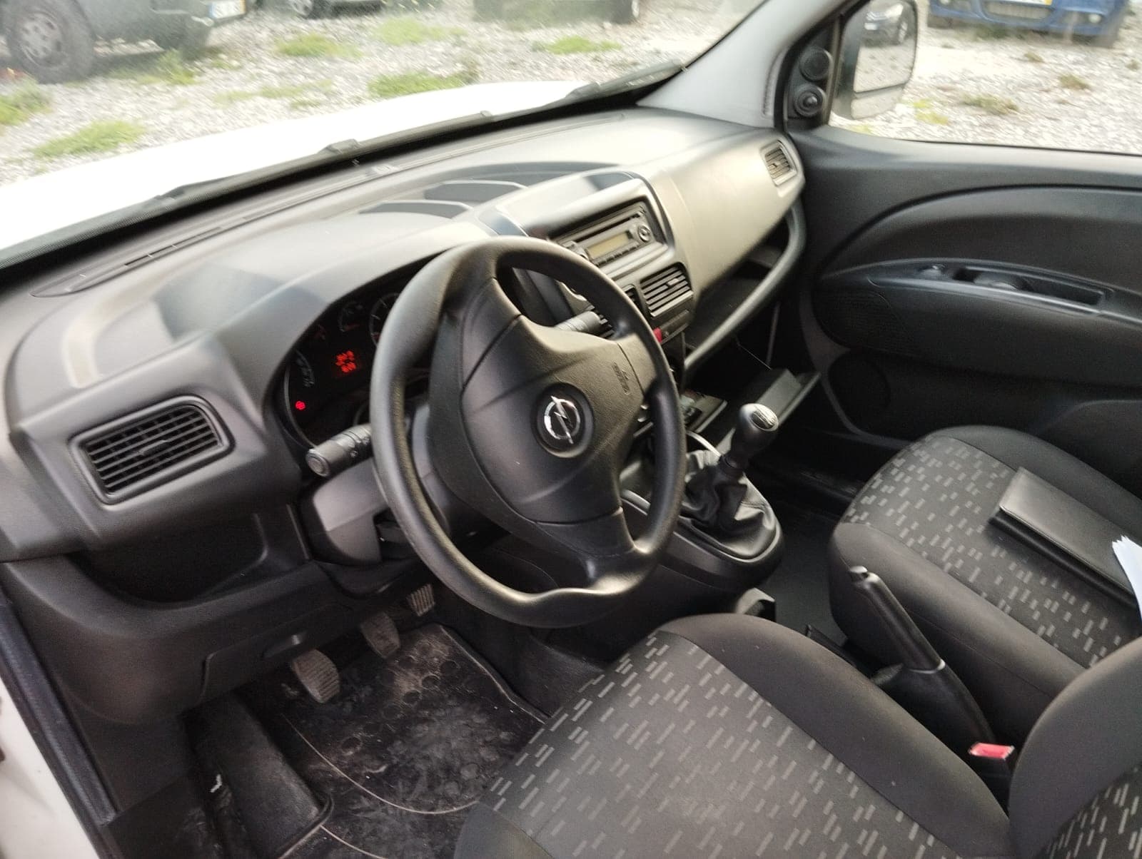 Opel Combo D Van 1.3 CDTI · Ano 2014 — imagen 19