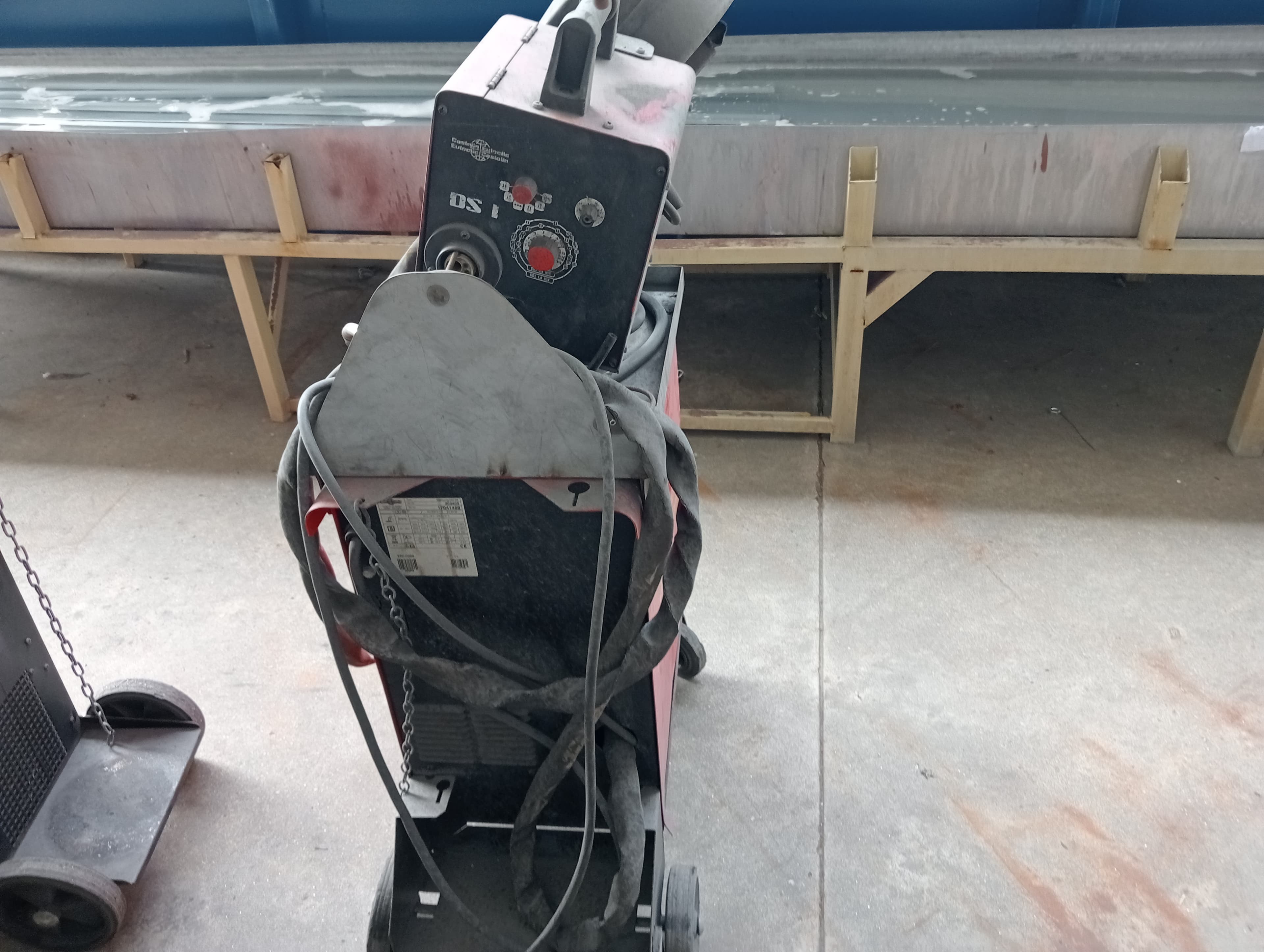 Welding machine — image 3