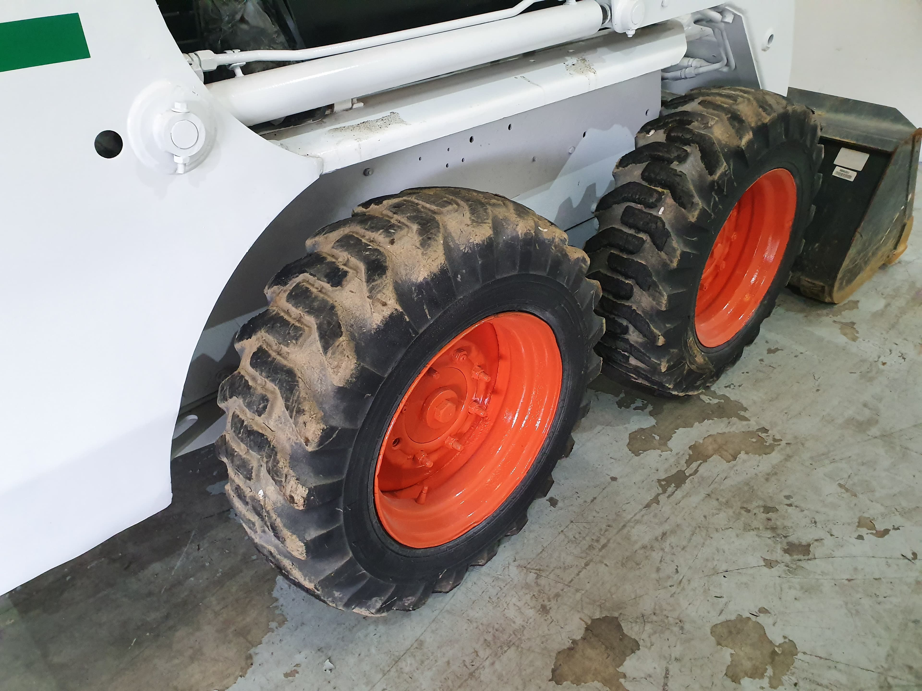 Mini Pá Carregadora Bobcat 753 — imagem 7