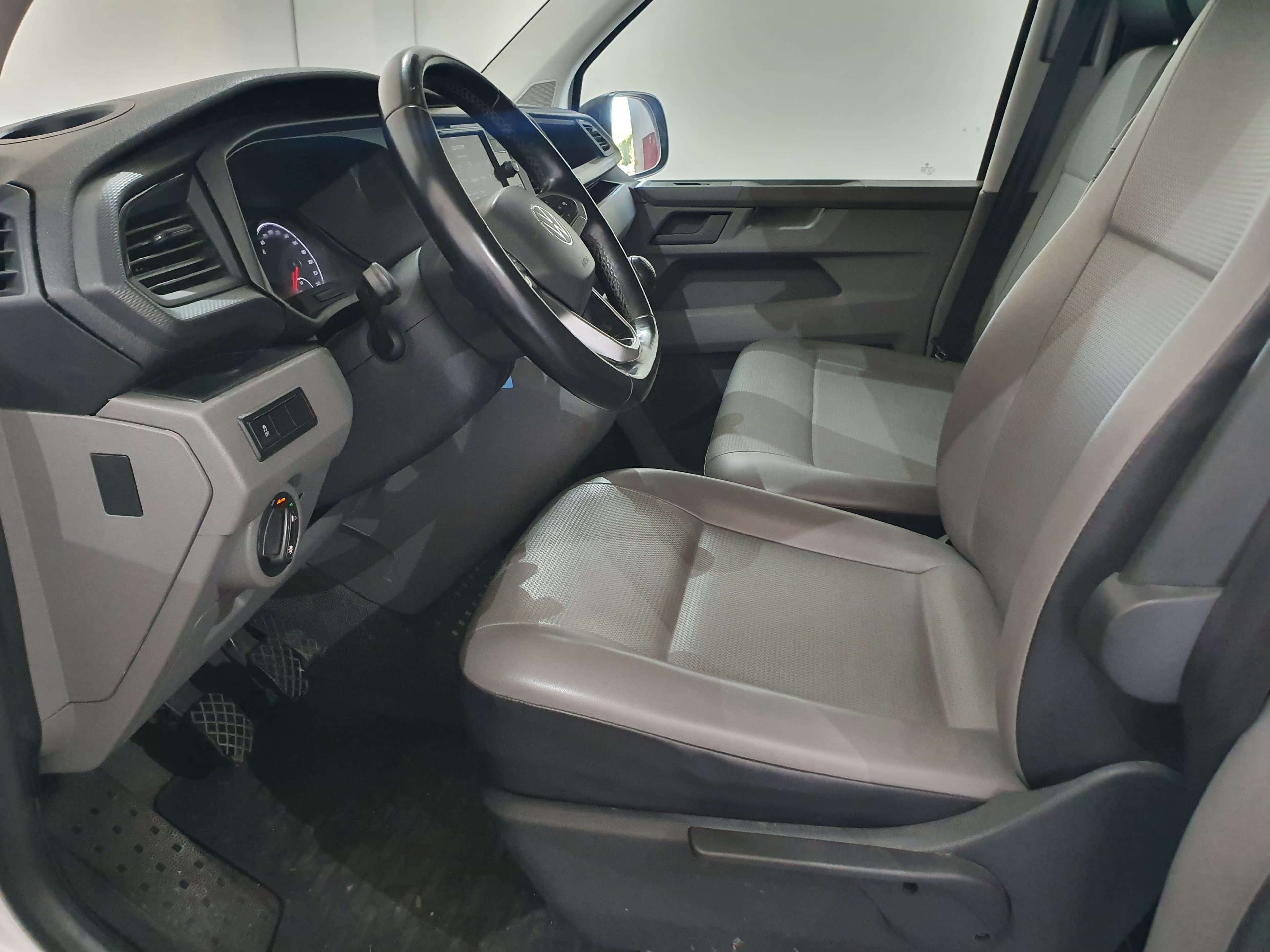 Volkswagen Transporter · Ano 2021 — imagen 21
