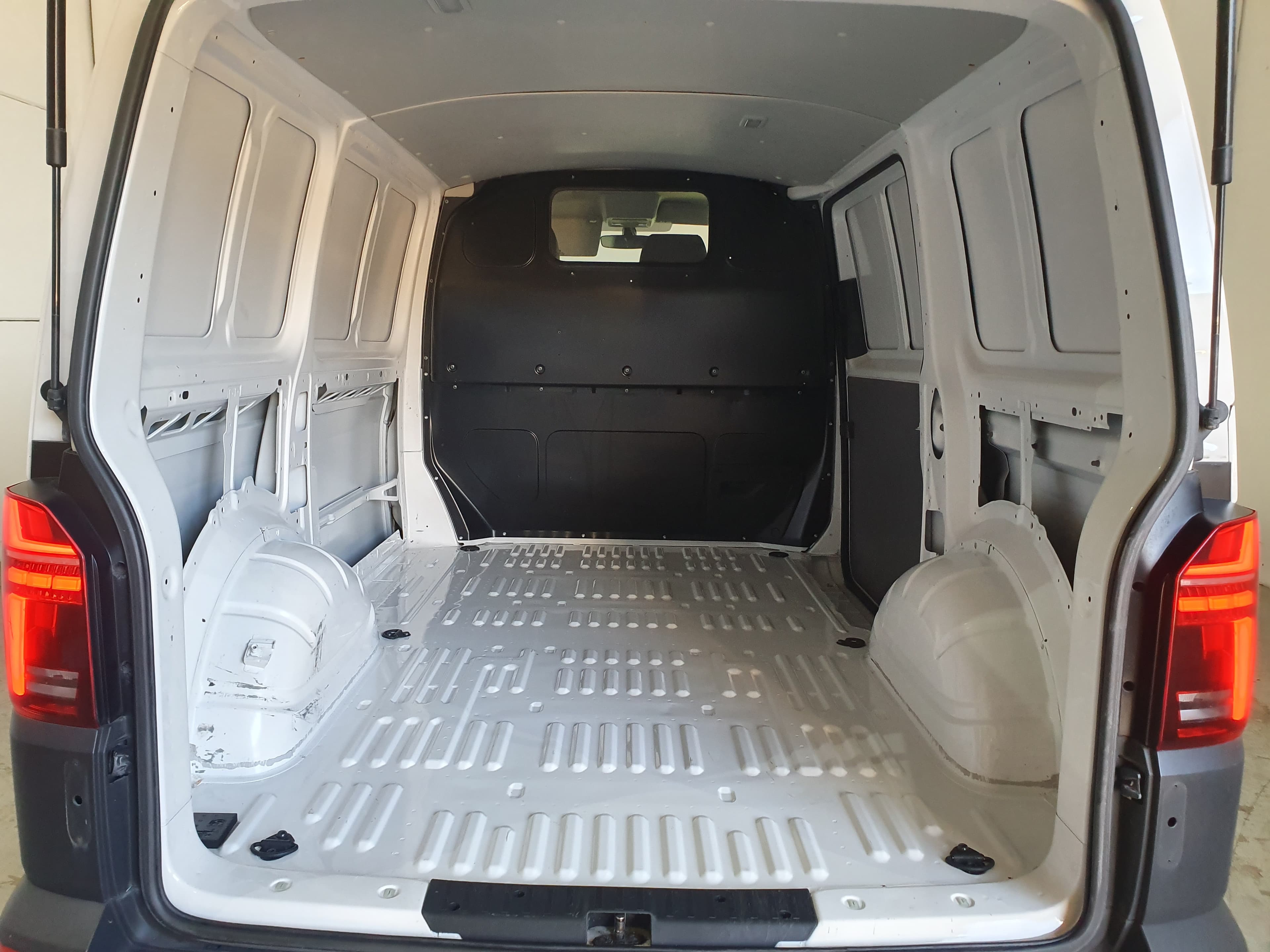 Volkswagen Transporter · Ano 2021 — imagen 7