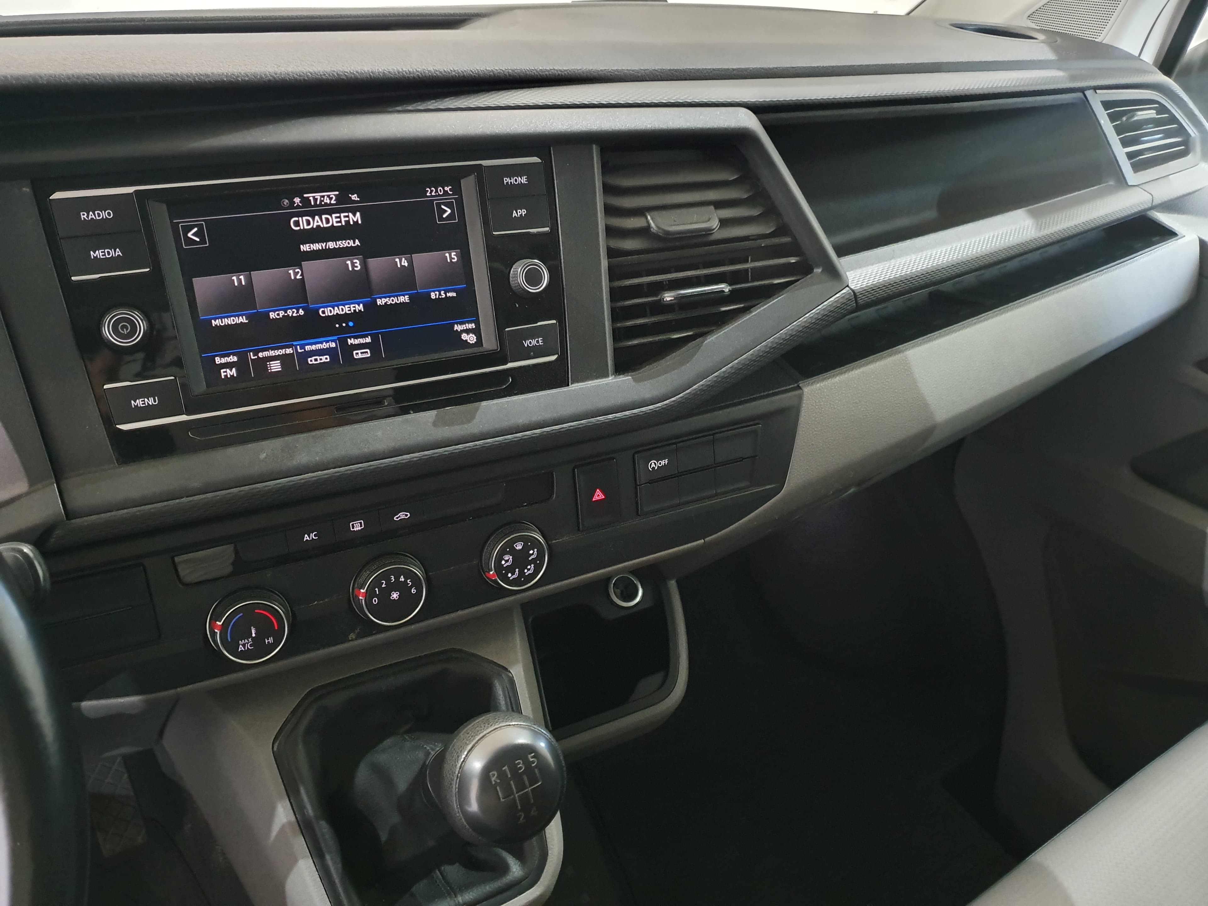Volkswagen Transporter · Ano 2021 — imagen 24