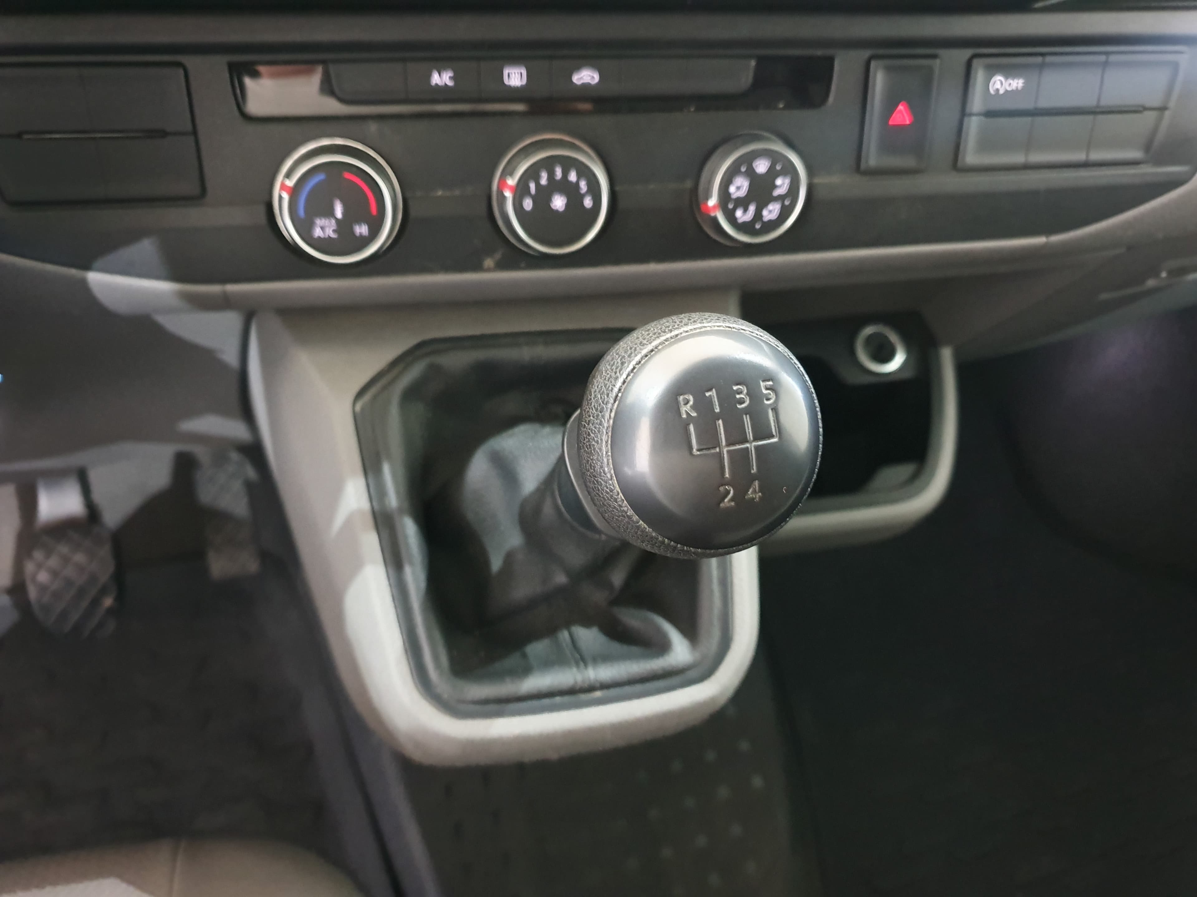Volkswagen Transporter · Ano 2021 — imagen 27