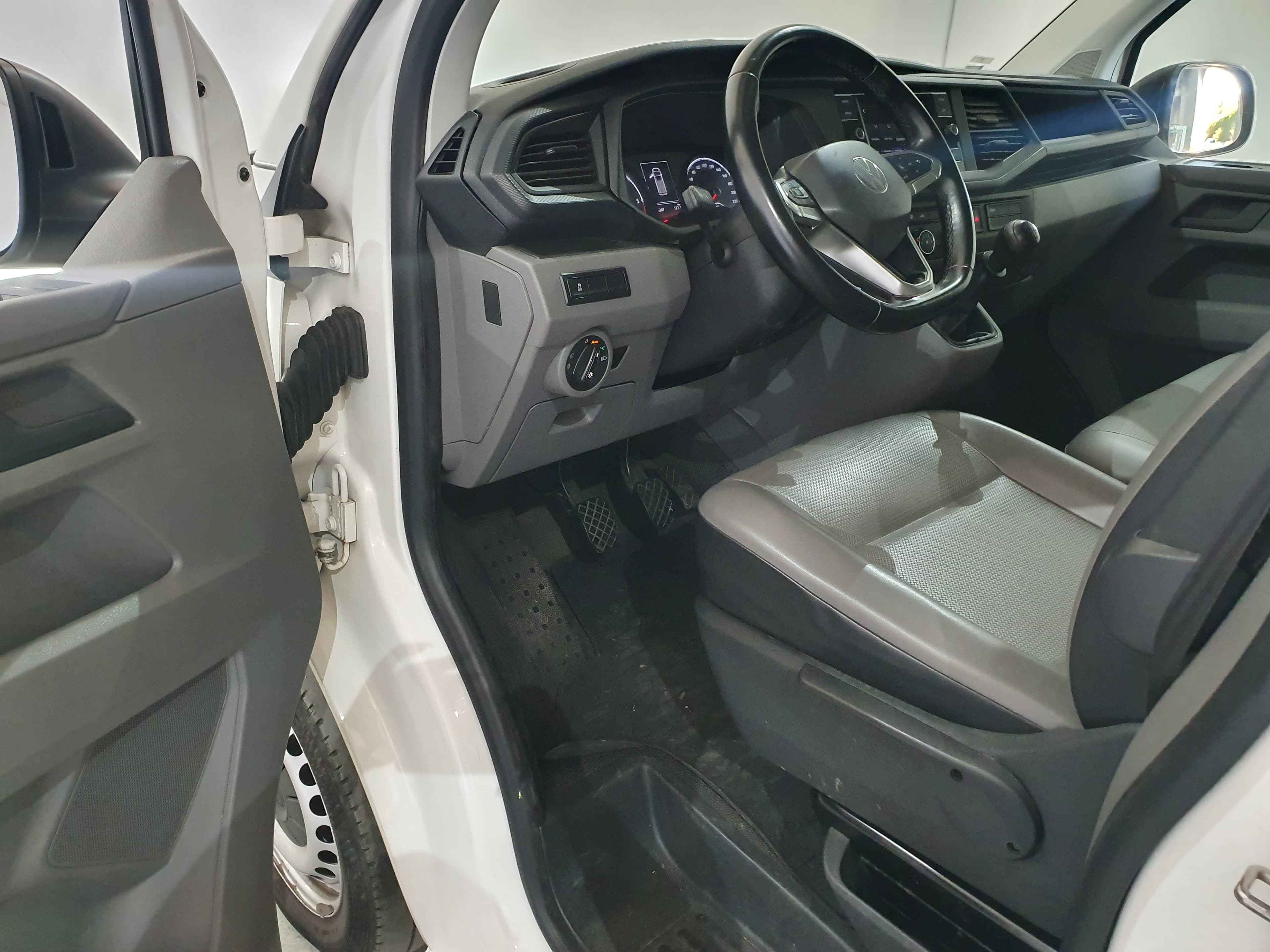 Volkswagen Transporter · Ano 2021 — imagen 19