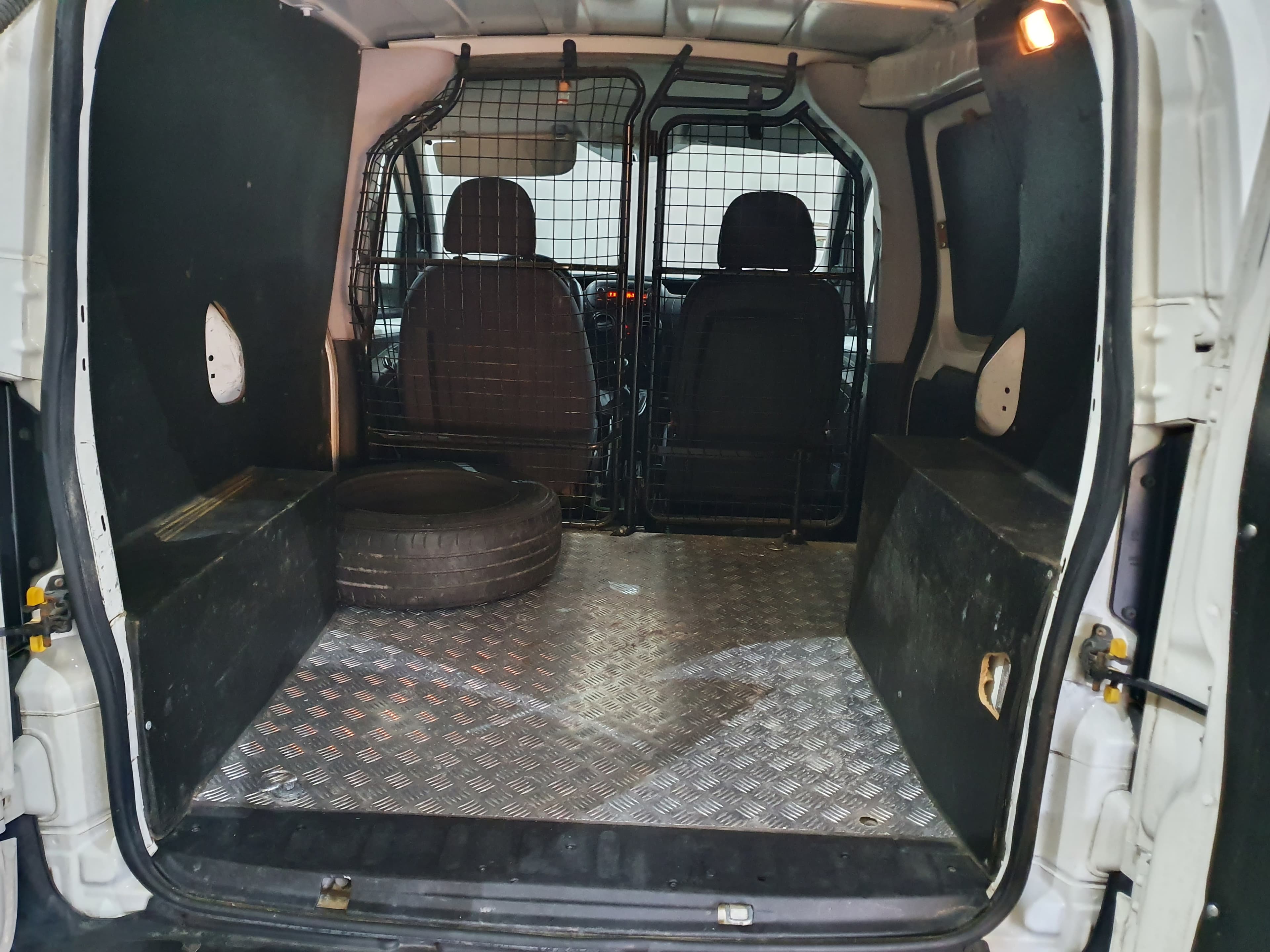 Peugeot Bipper · Ano 2015 — imagem 8