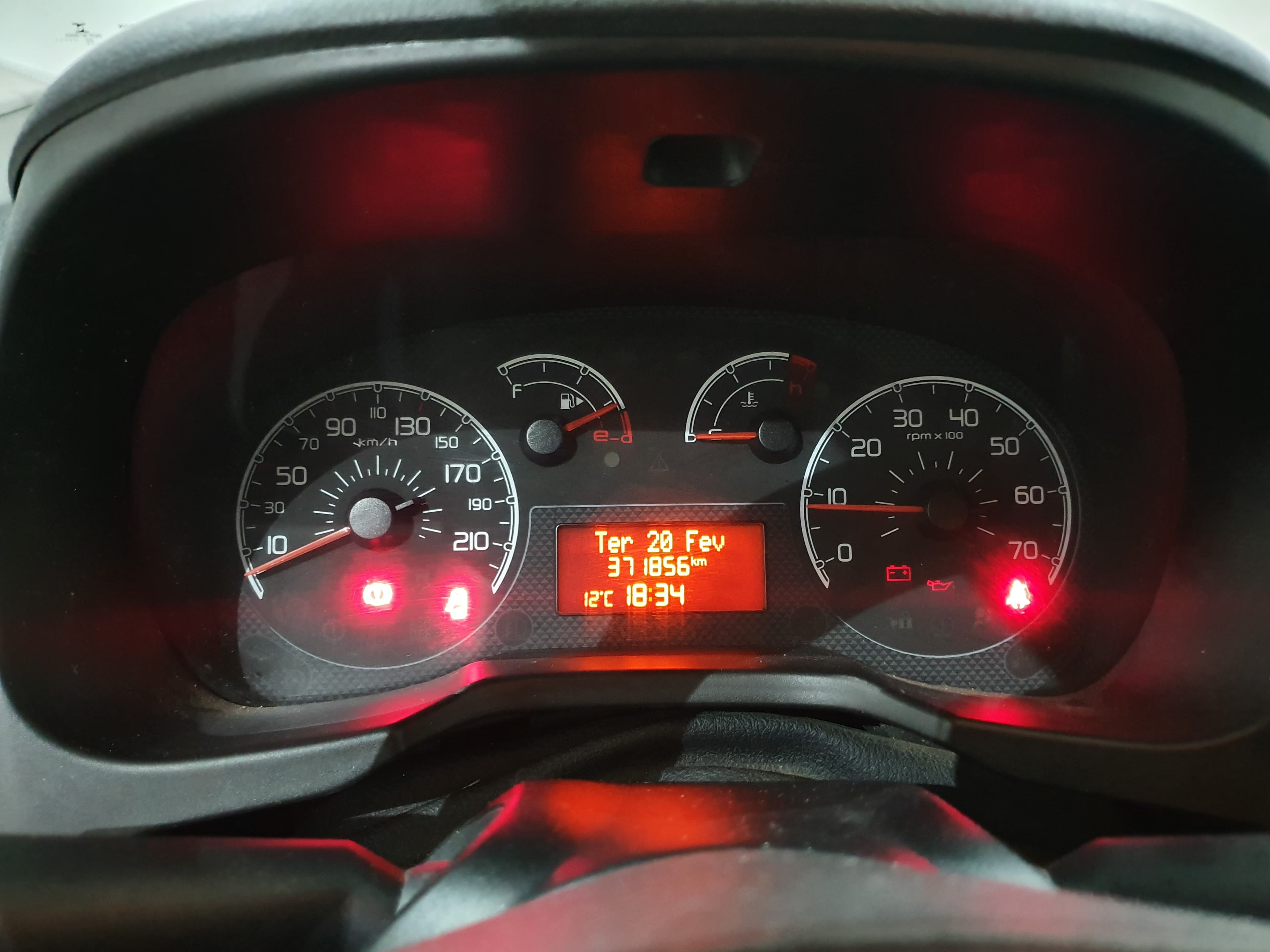 Peugeot Bipper · Ano 2015 — imagem 33