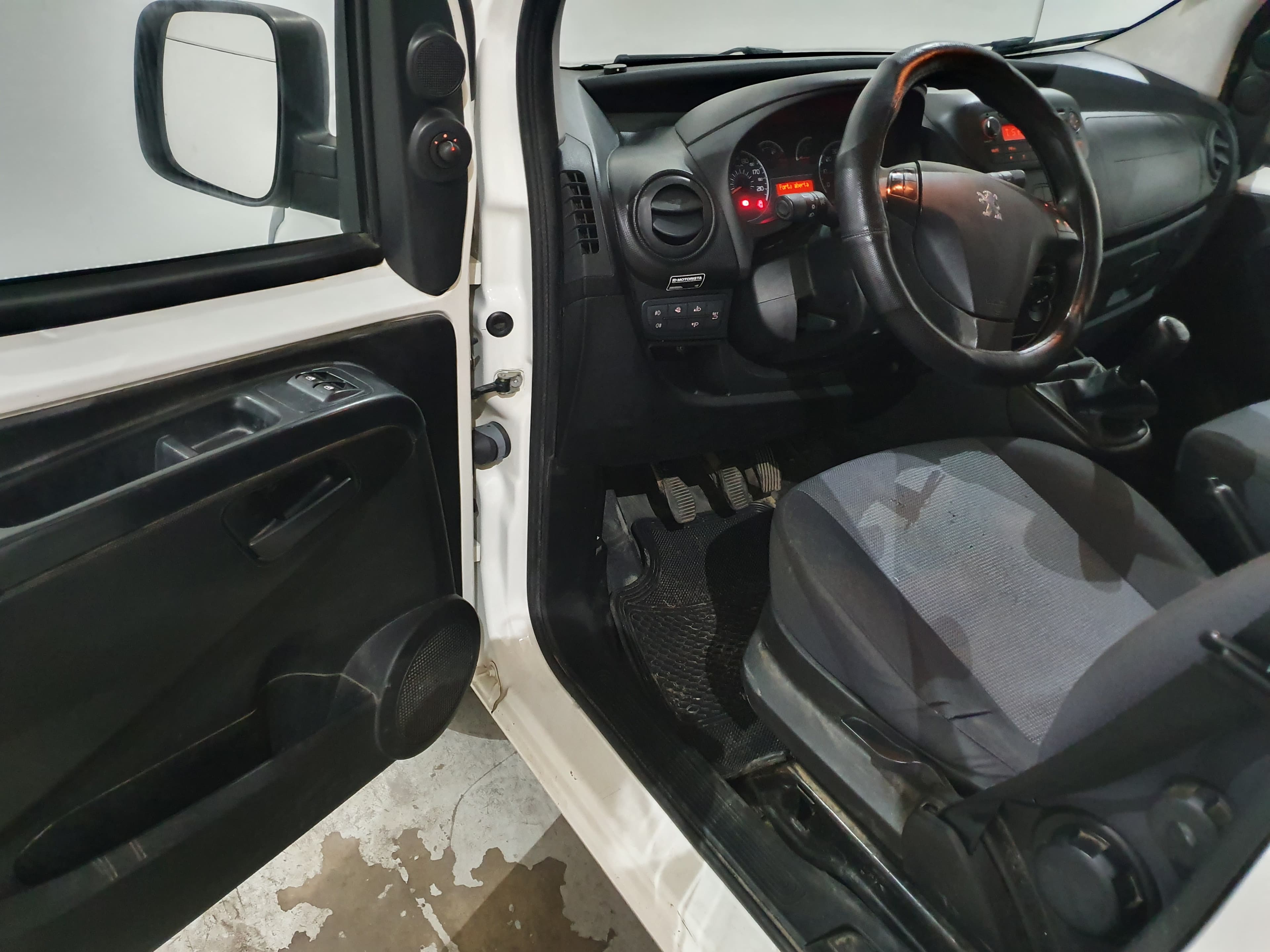 Peugeot Bipper · Ano 2015 — imagem 25