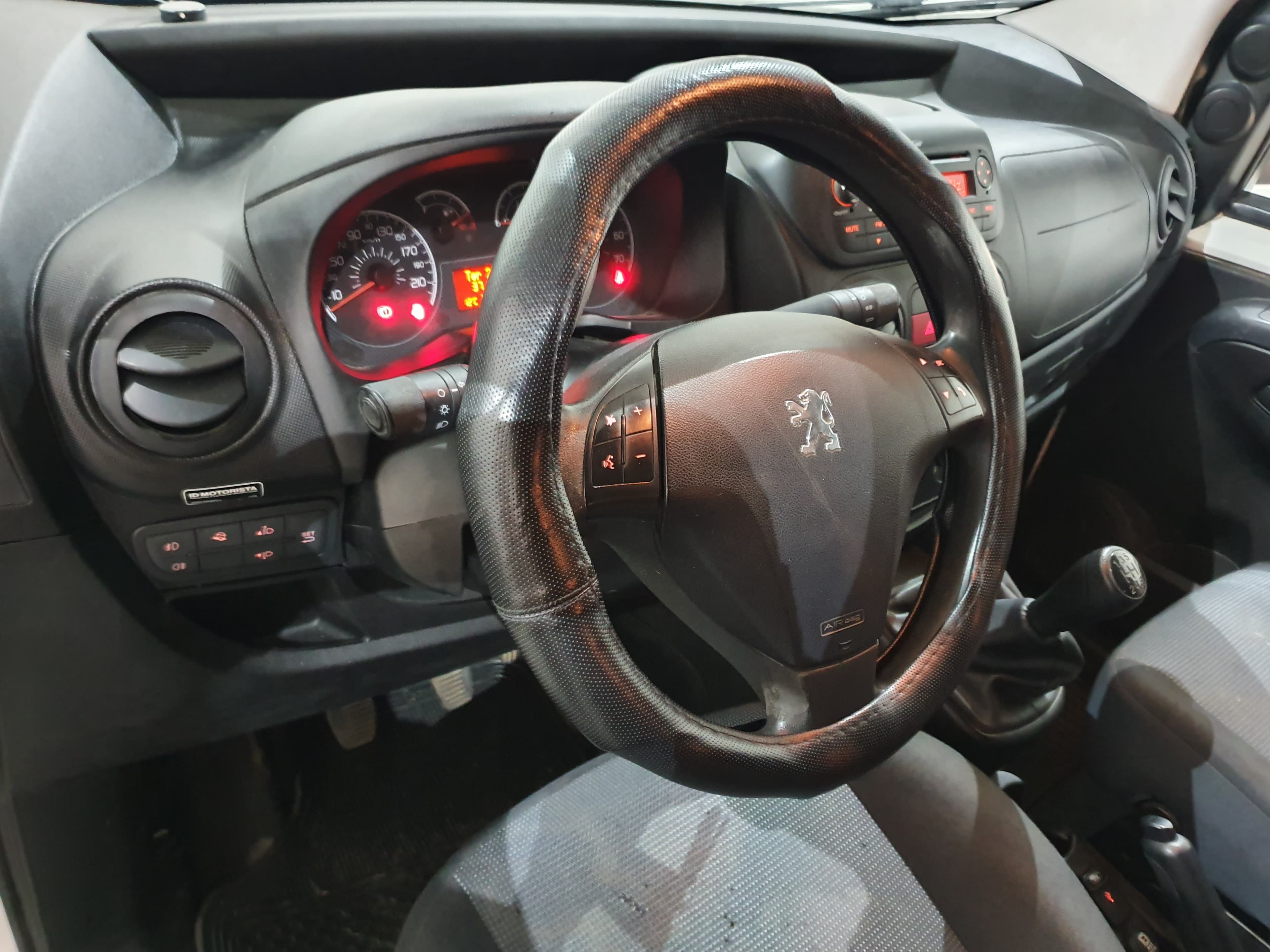 Peugeot Bipper · Ano 2015 — imagem 29