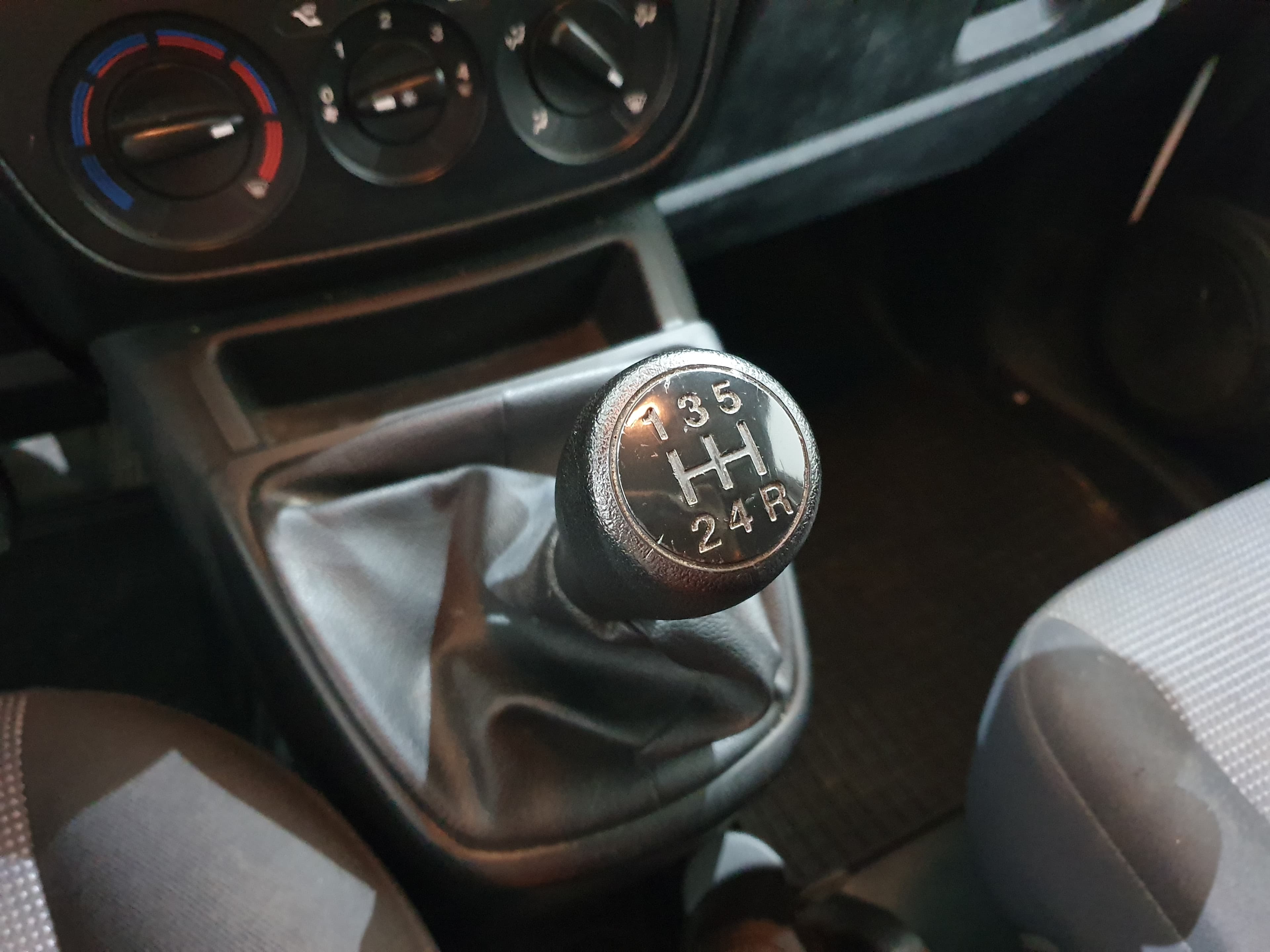 Peugeot Bipper · Ano 2015 — imagem 31