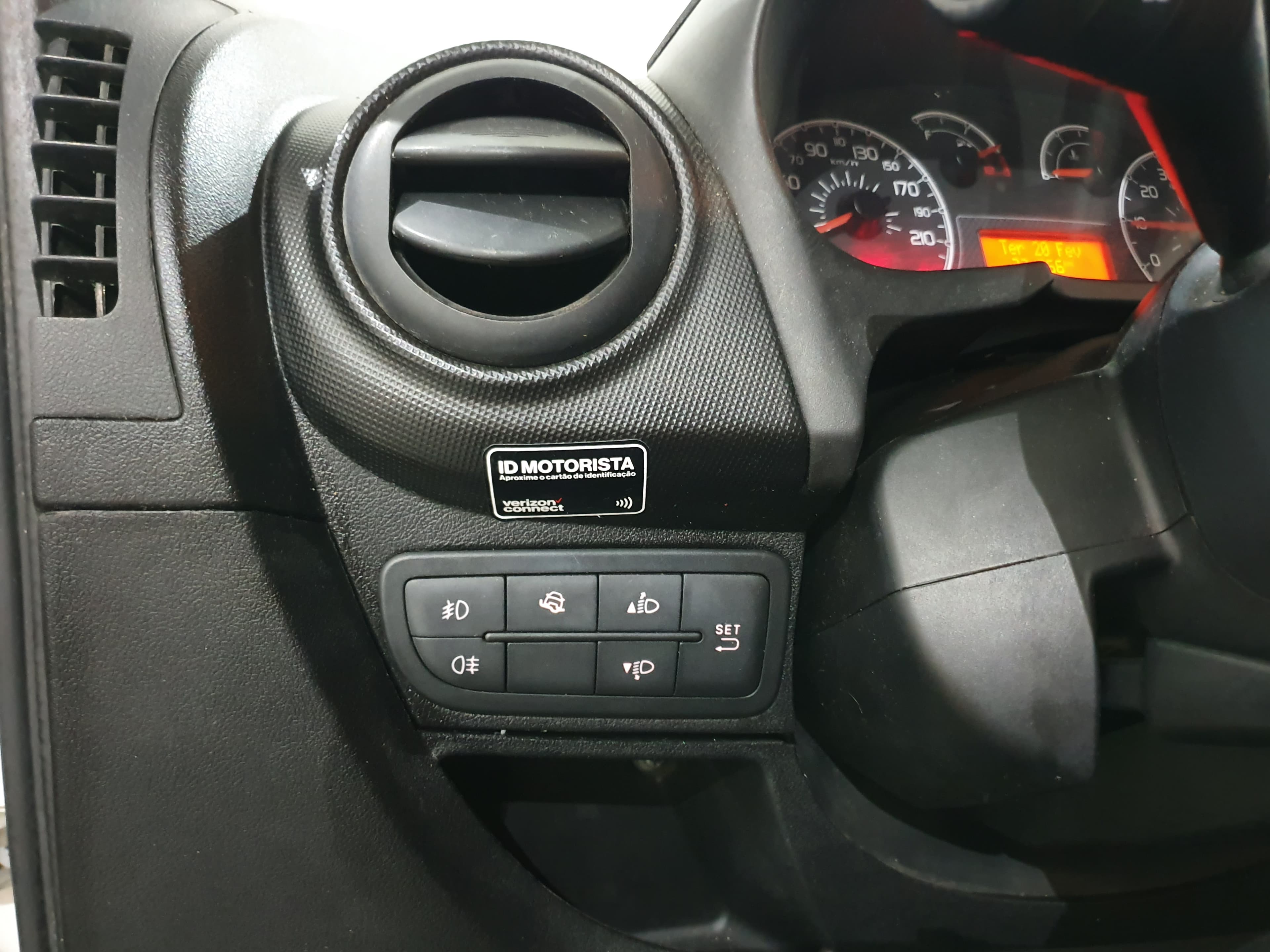 Peugeot Bipper · Ano 2015 — imagem 36