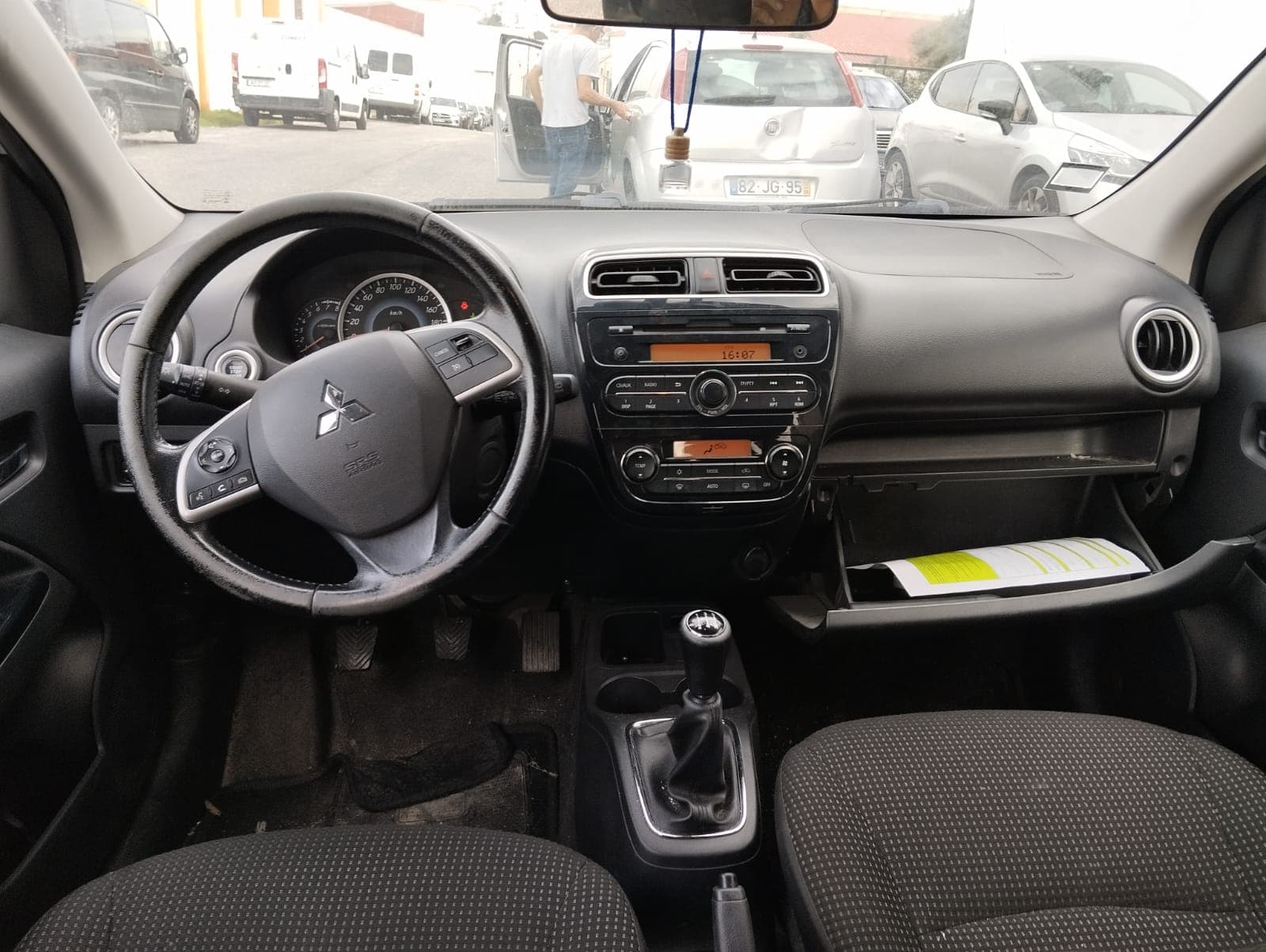 Mitsubishi Space Star Hatchback 1.2 · Ano 2016 — imagem 12