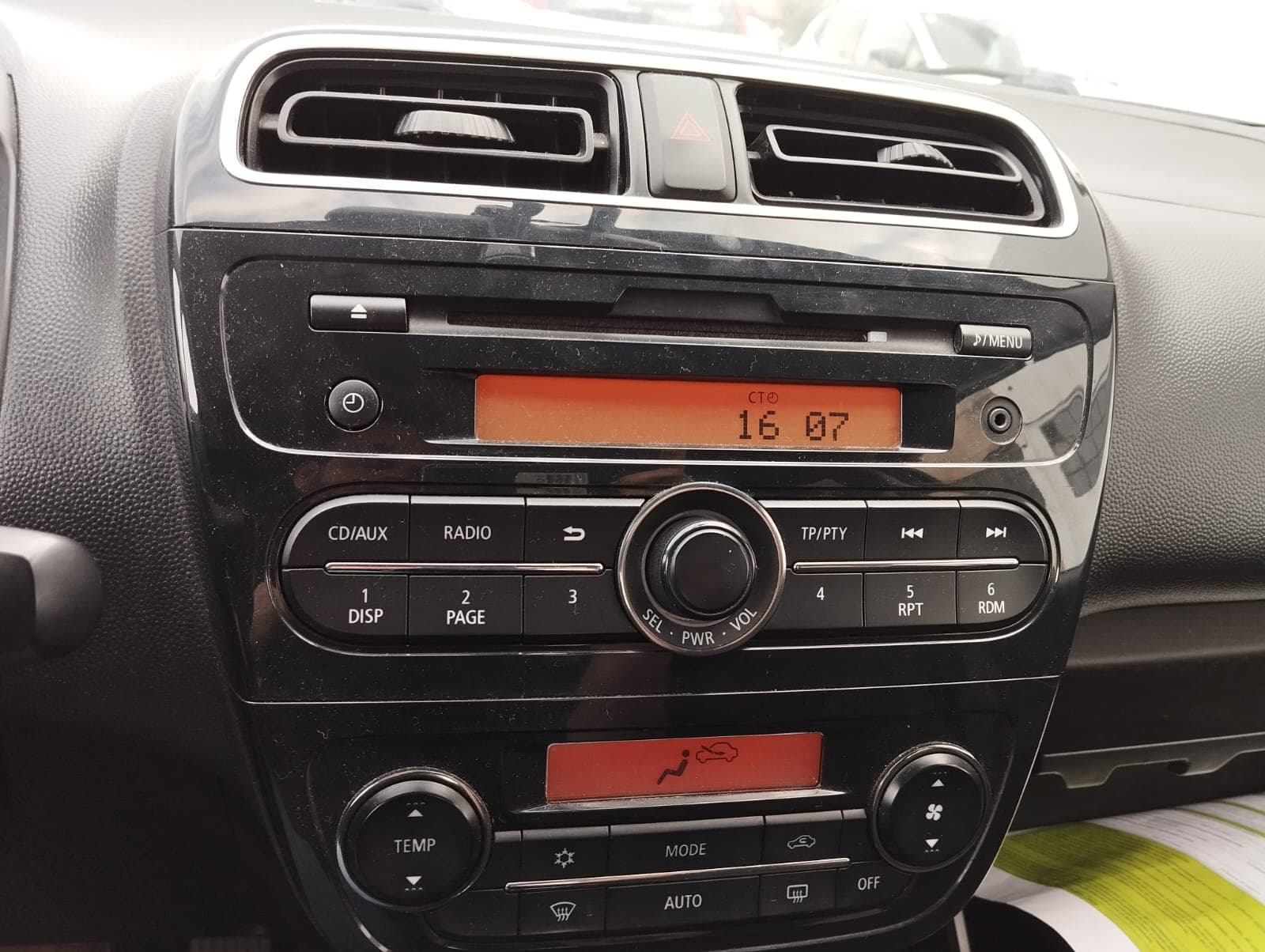 Mitsubishi Space Star Hatchback 1.2 · Ano 2016 — imagem 16