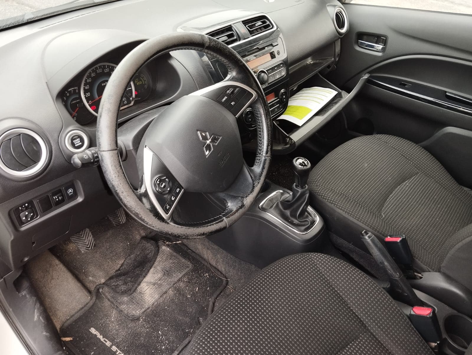 Mitsubishi Space Star Hatchback 1.2 · Ano 2016 — imagem 9