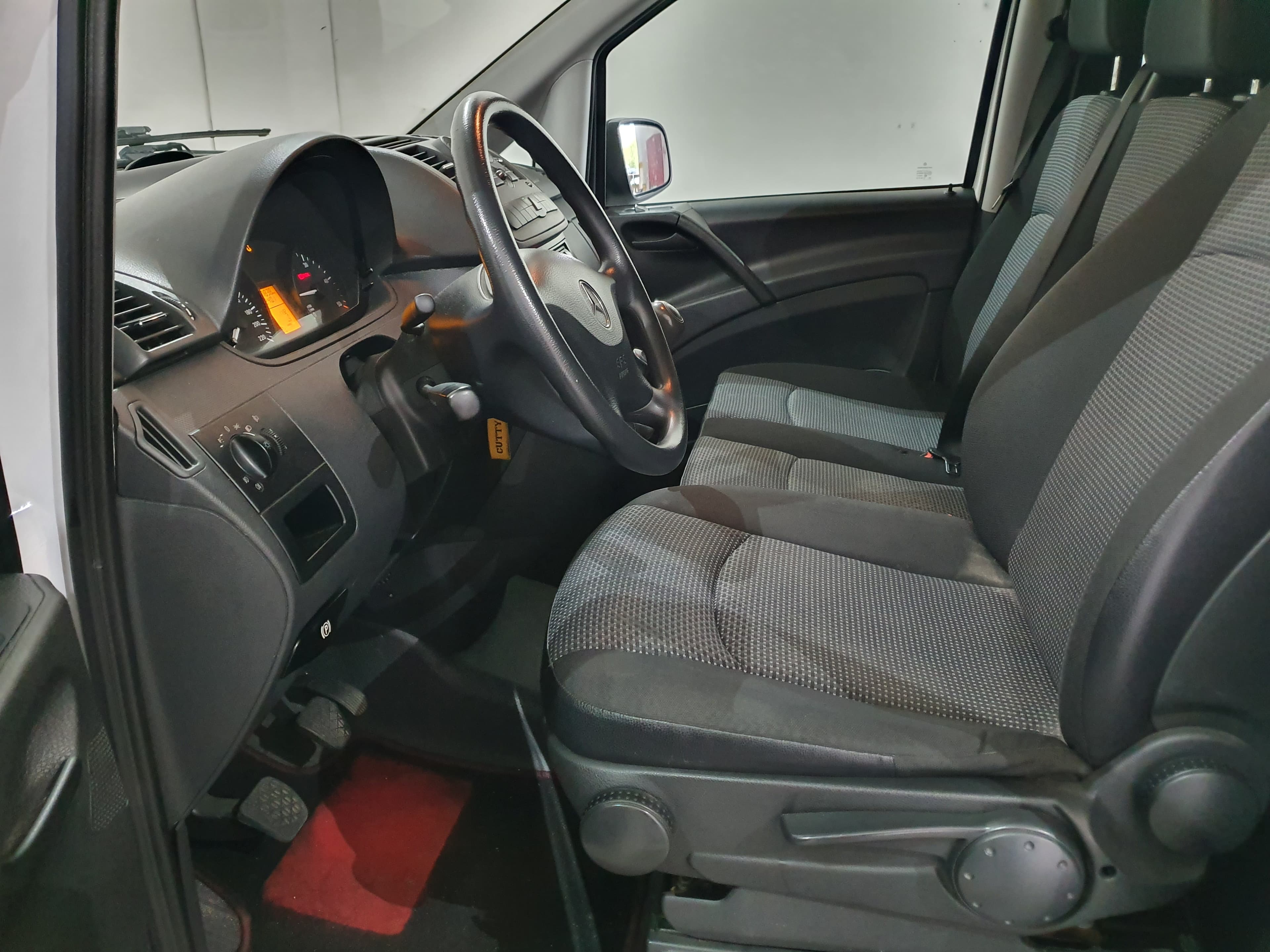 Mercedes-Benz Vito · Ano 2014 — imagem 28
