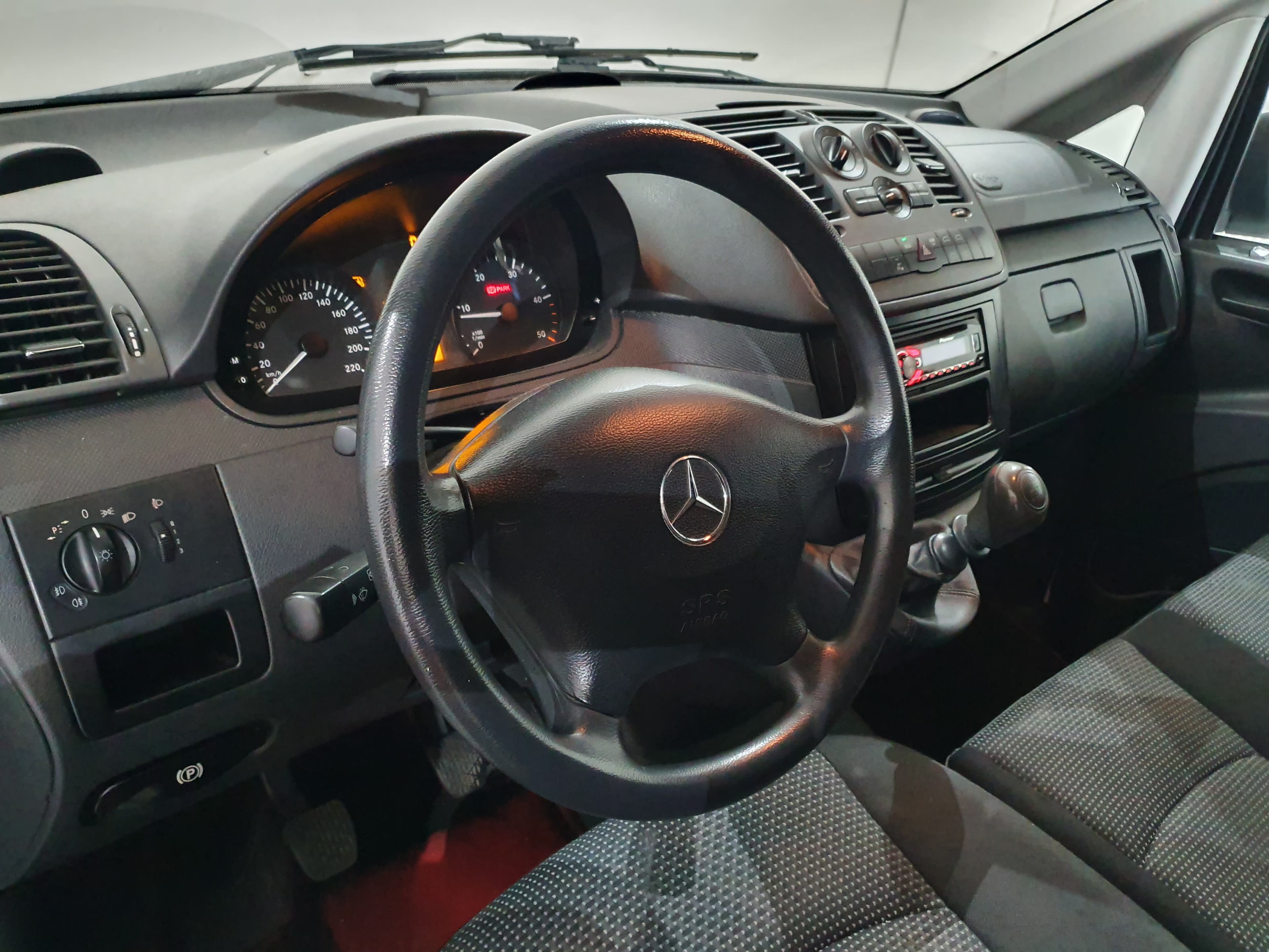 Mercedes-Benz Vito · Ano 2014 — imagem 33
