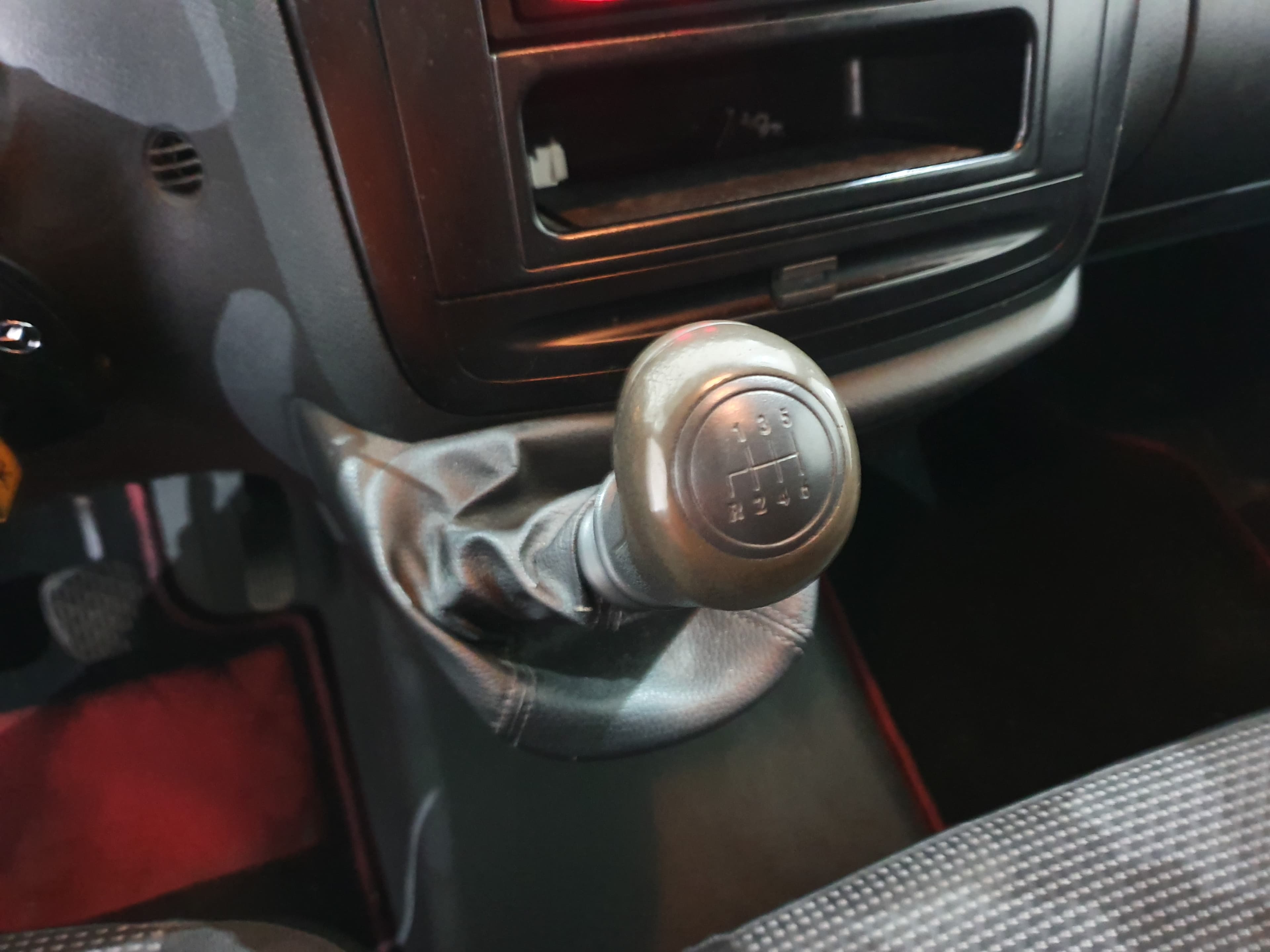 Mercedes-Benz Vito · Ano 2014 — imagem 36