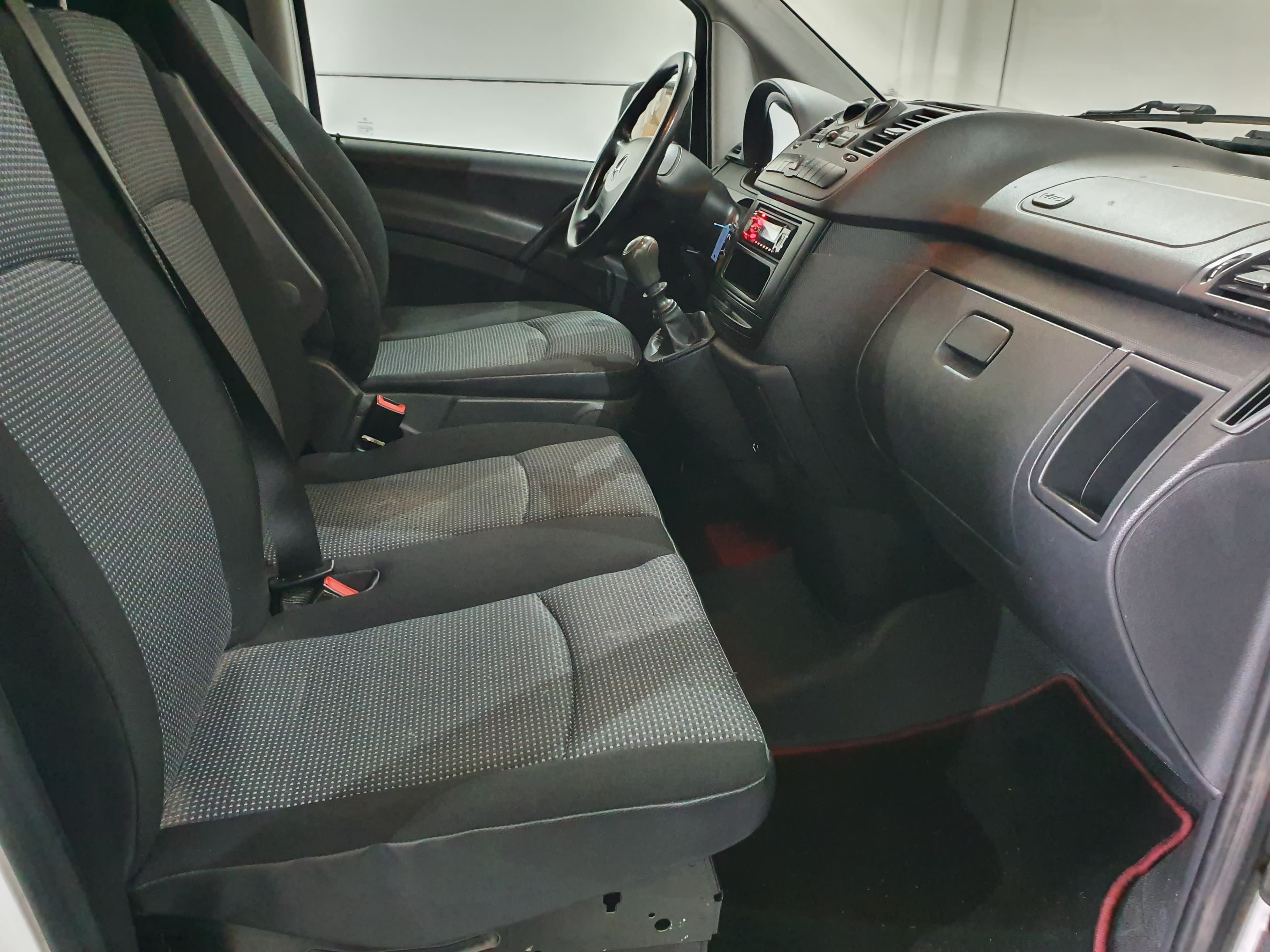 Mercedes-Benz Vito · Ano 2014 — imagem 25
