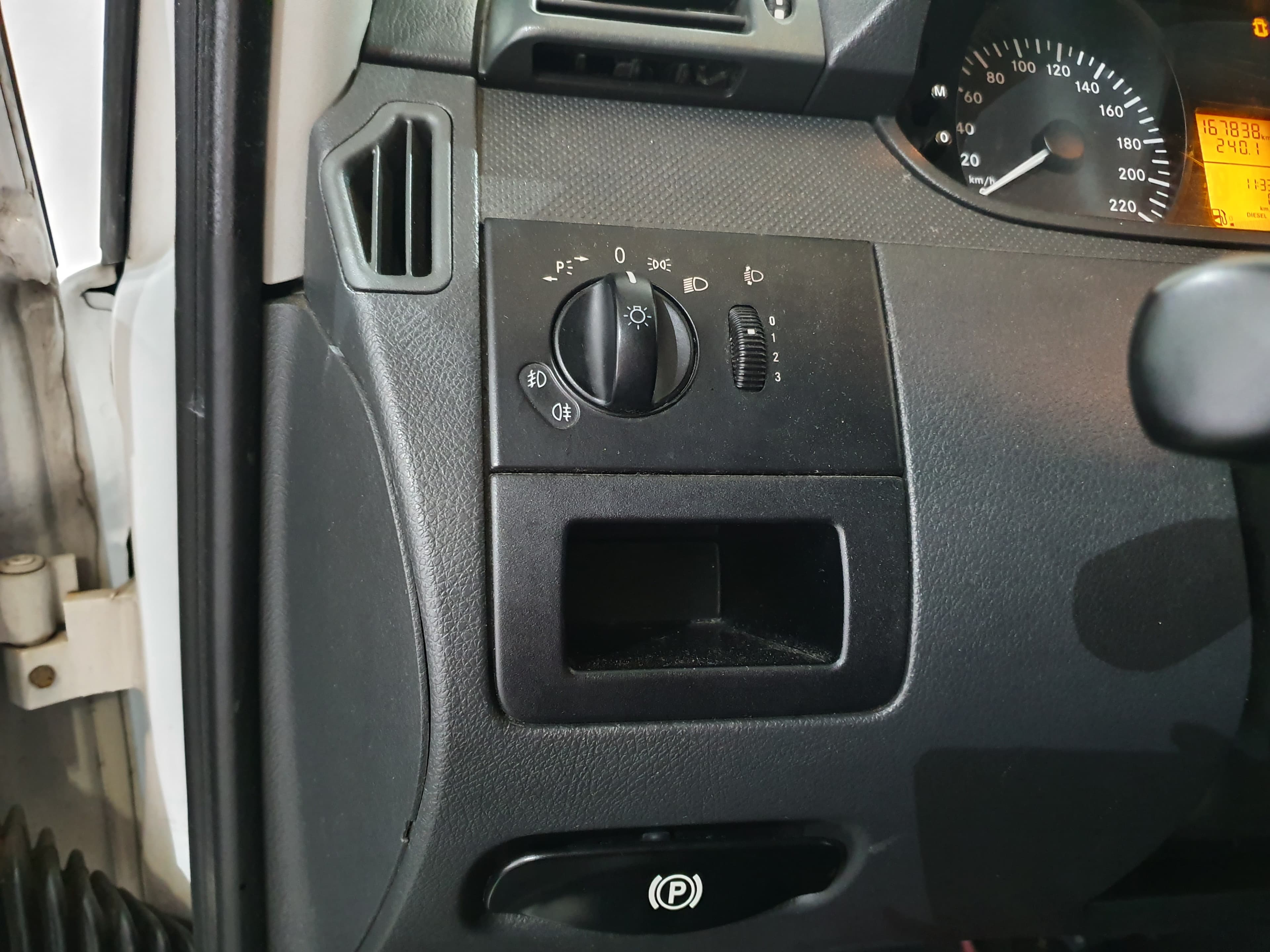 Mercedes-Benz Vito · Ano 2014 — imagem 35