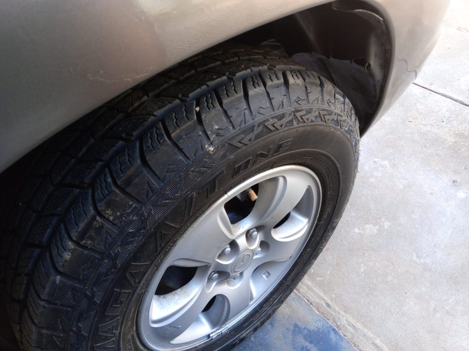 Mazda Tribute · Ano 2001 — imagem 9