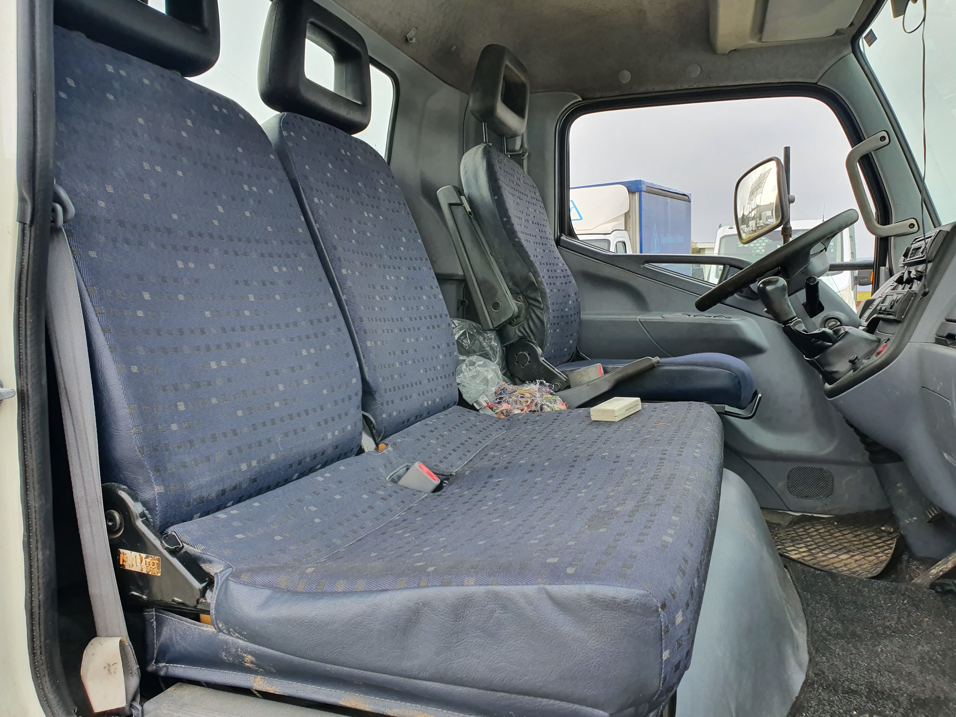 Mitsubishi Canter · Ano 2008 — imagem 18