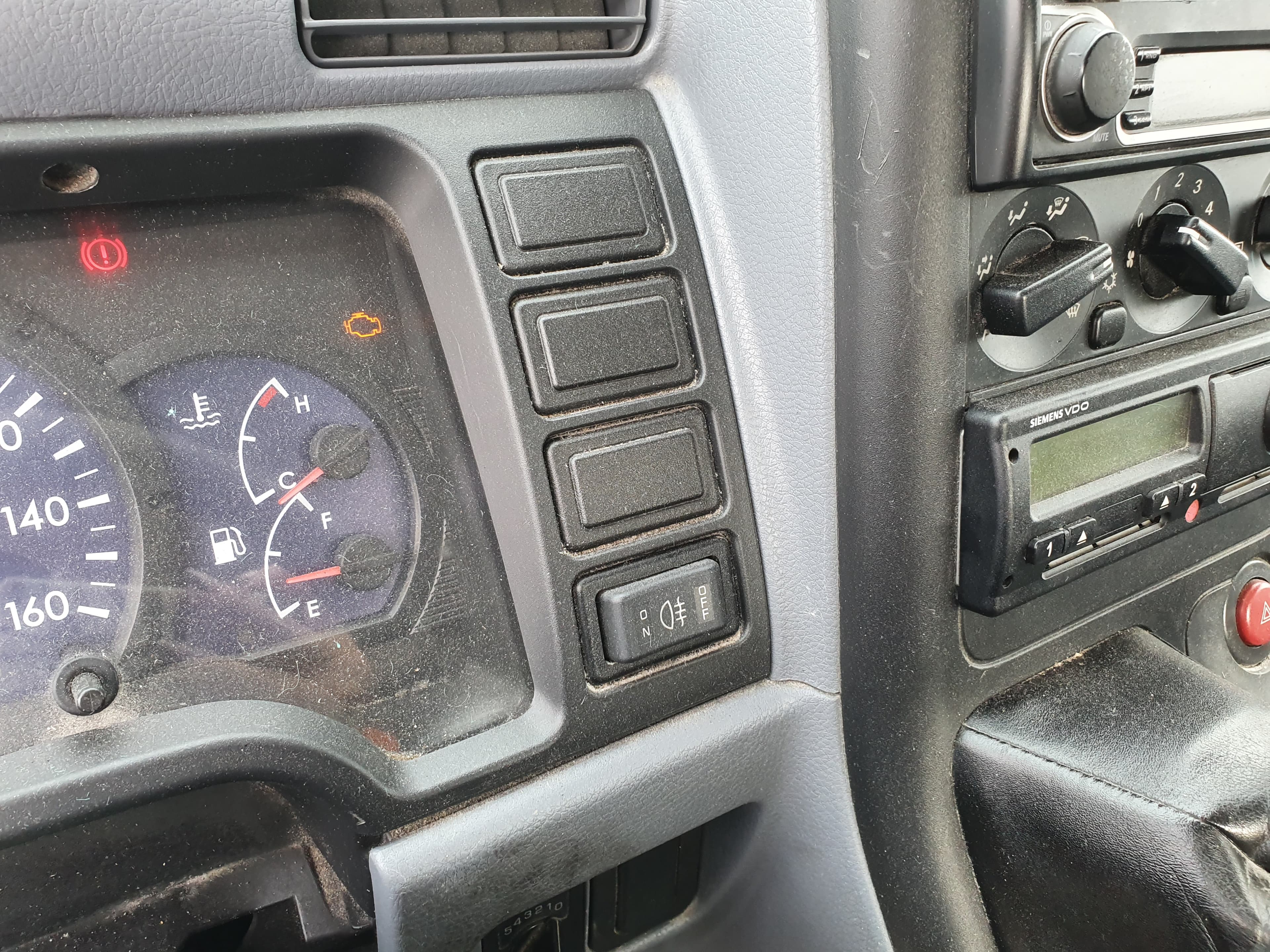 Mitsubishi Canter · Ano 2008 — imagem 26
