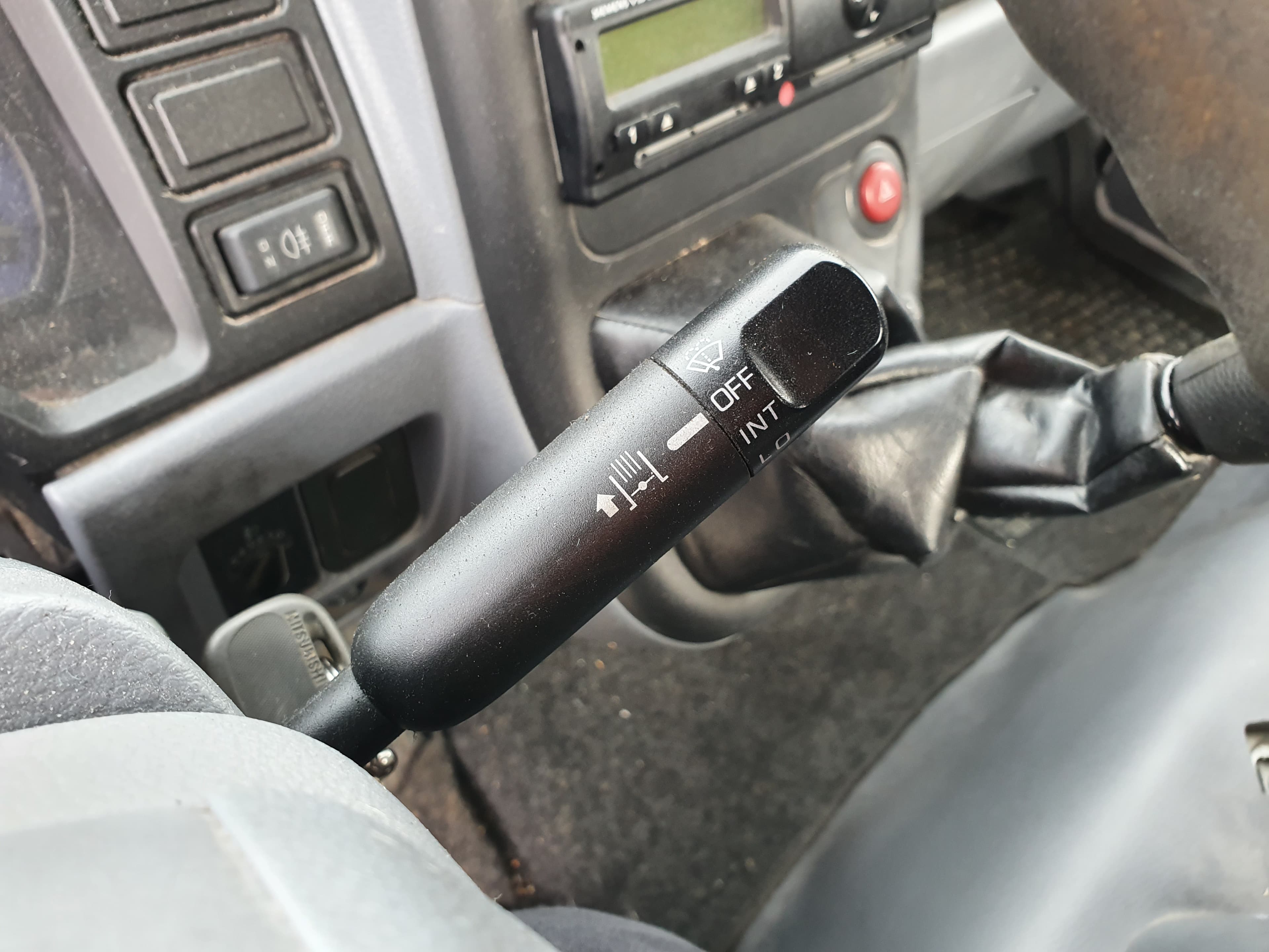 Mitsubishi Canter · Ano 2008 — imagem 29