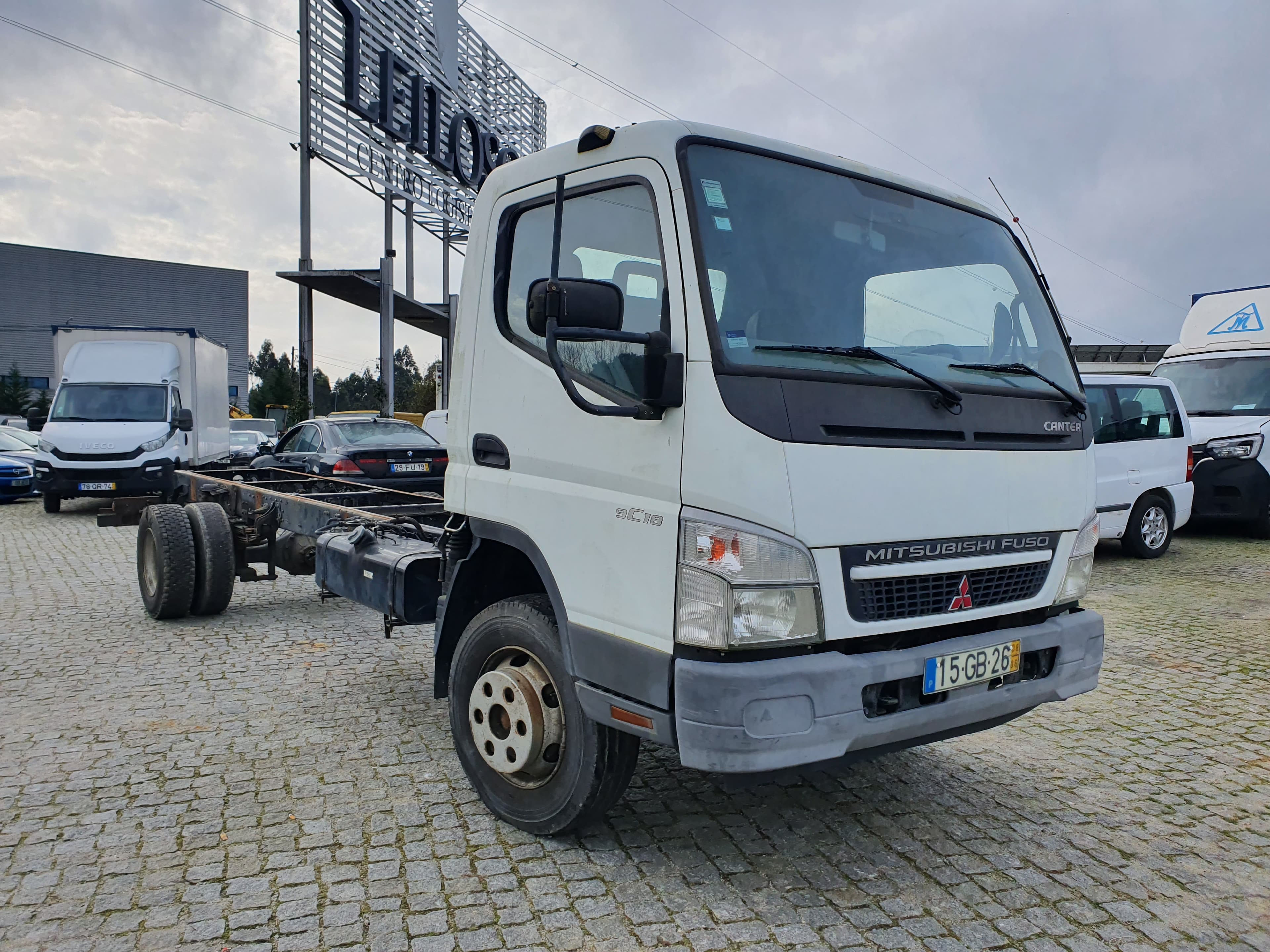 Mitsubishi Canter · Ano 2008 — imagem 3