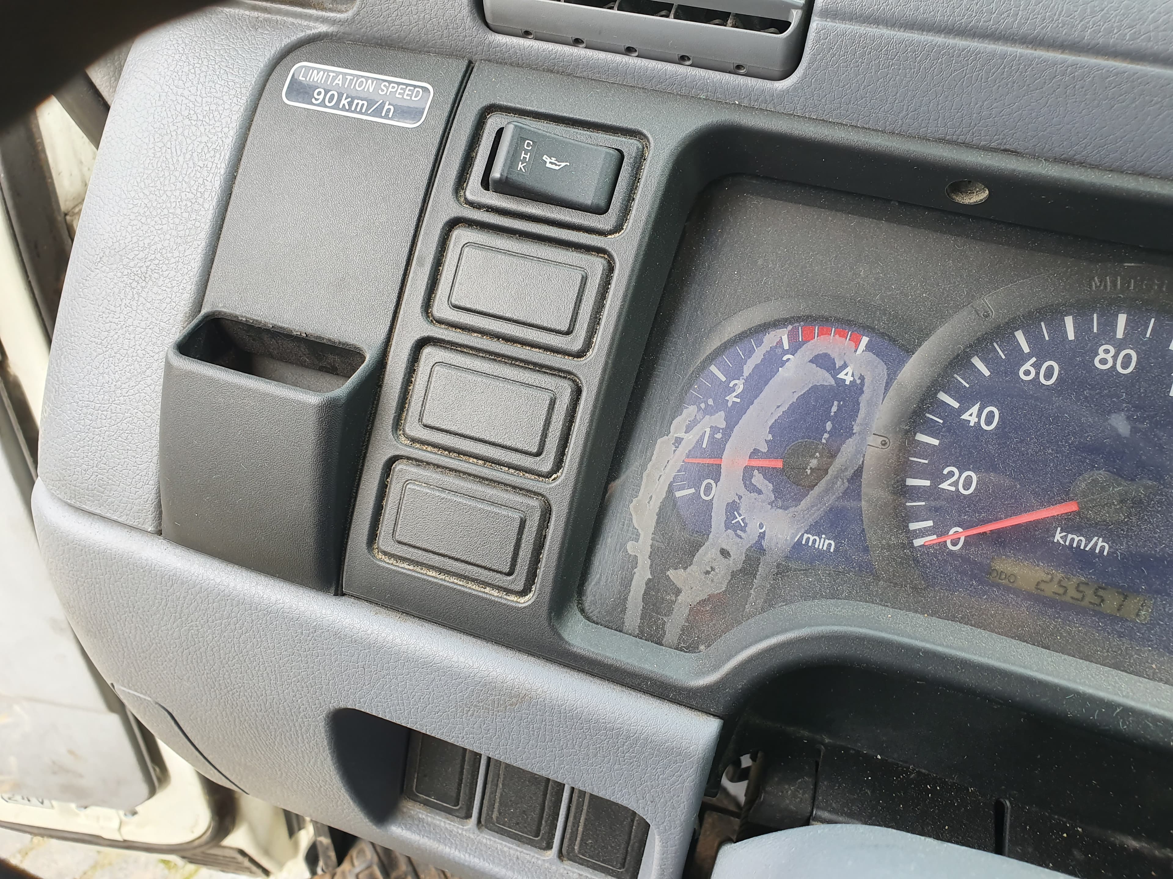 Mitsubishi Canter · Ano 2008 — imagem 27