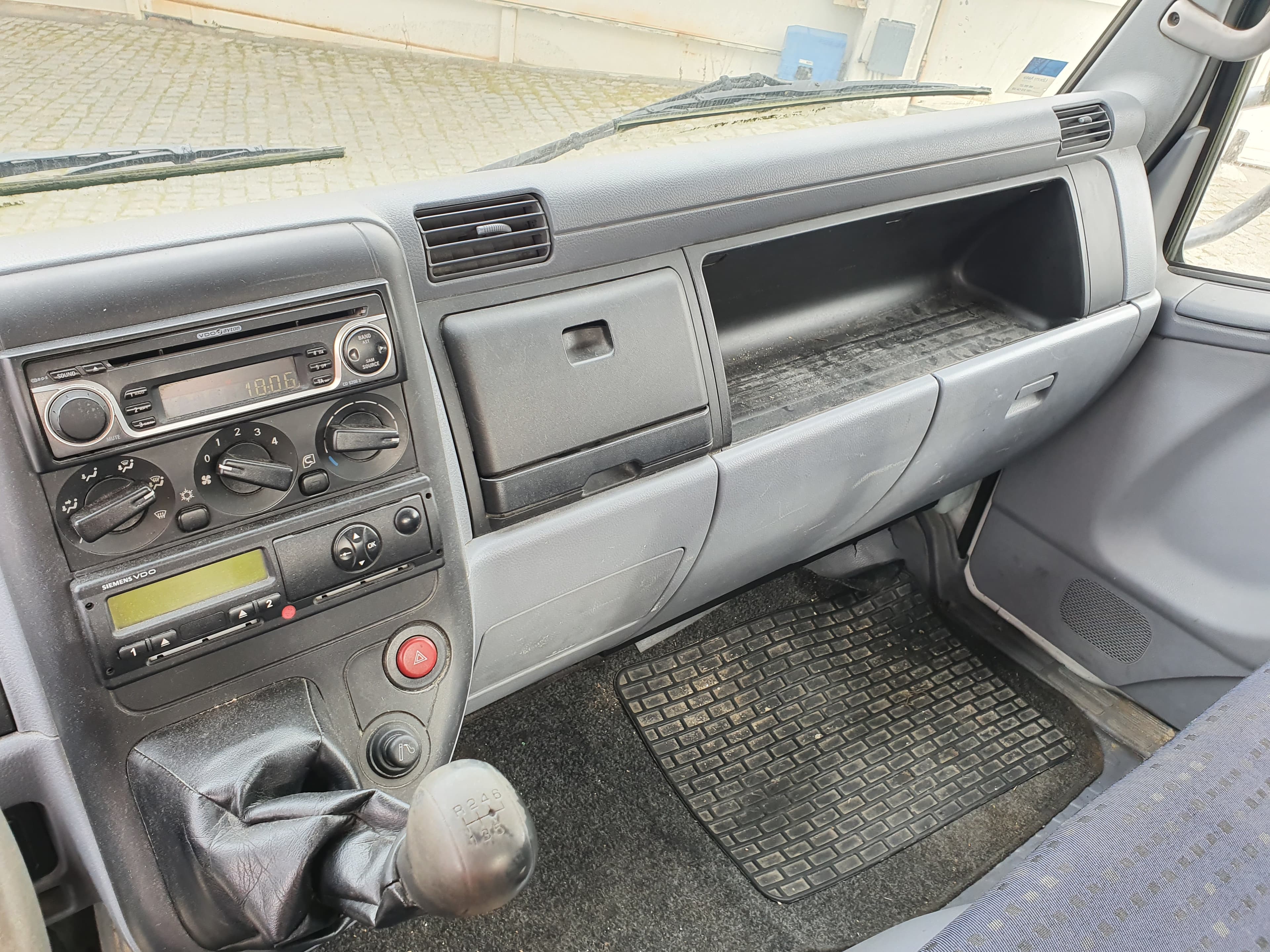 Mitsubishi Canter · Ano 2008 — imagem 30
