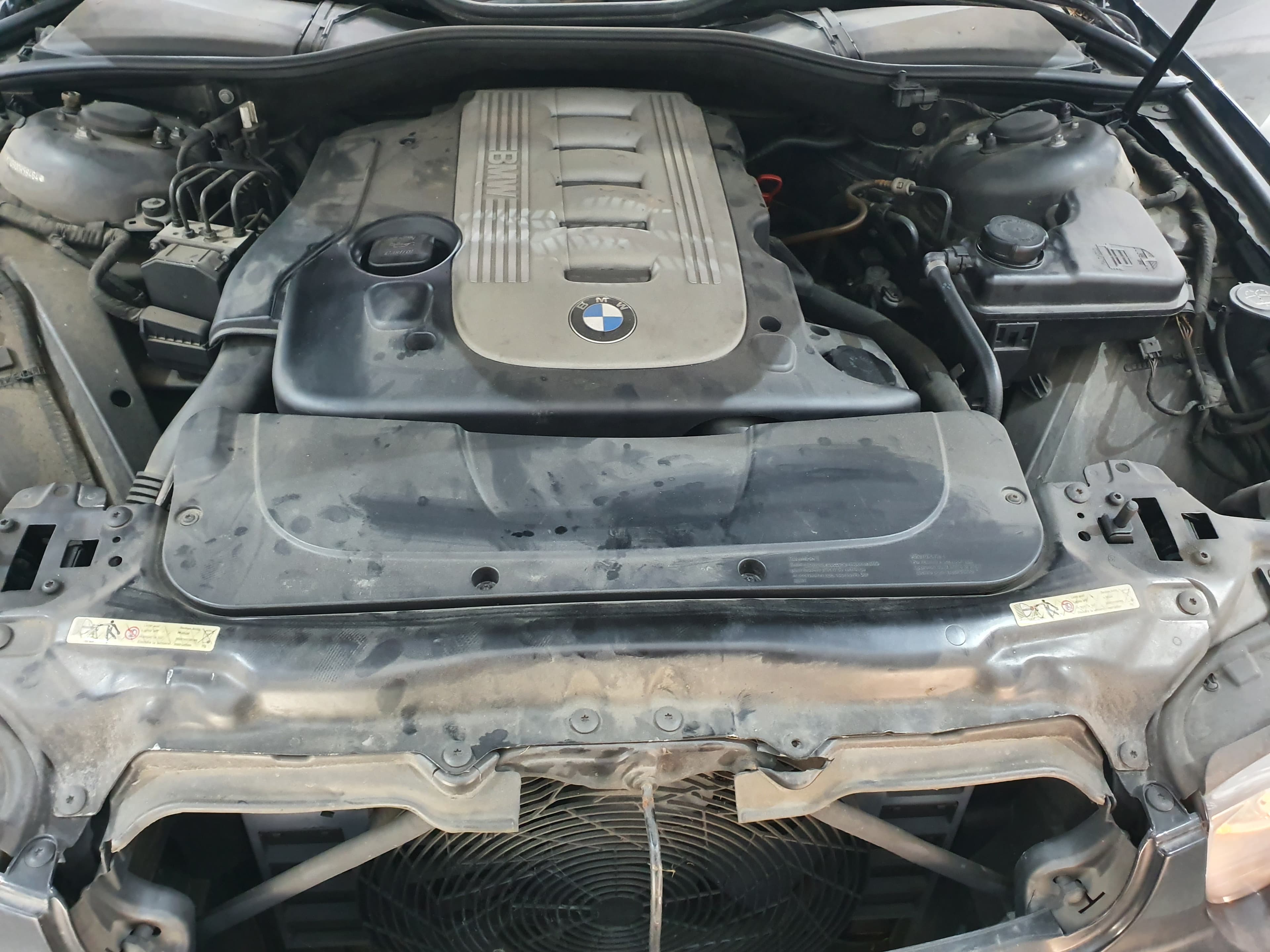 BMW 730D · Ano 2004 — imagem 12