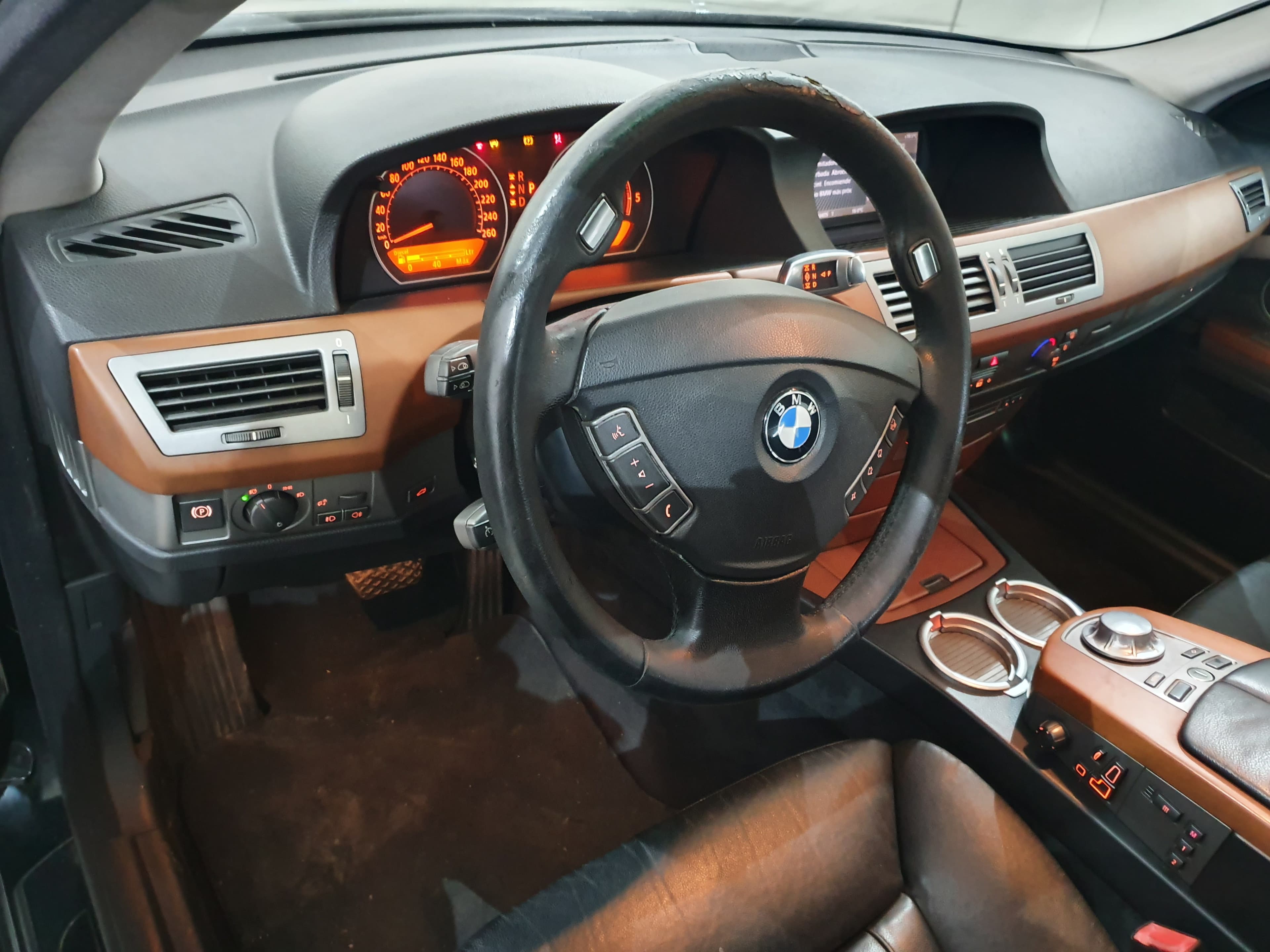 BMW 730D · Ano 2004 — imagem 44