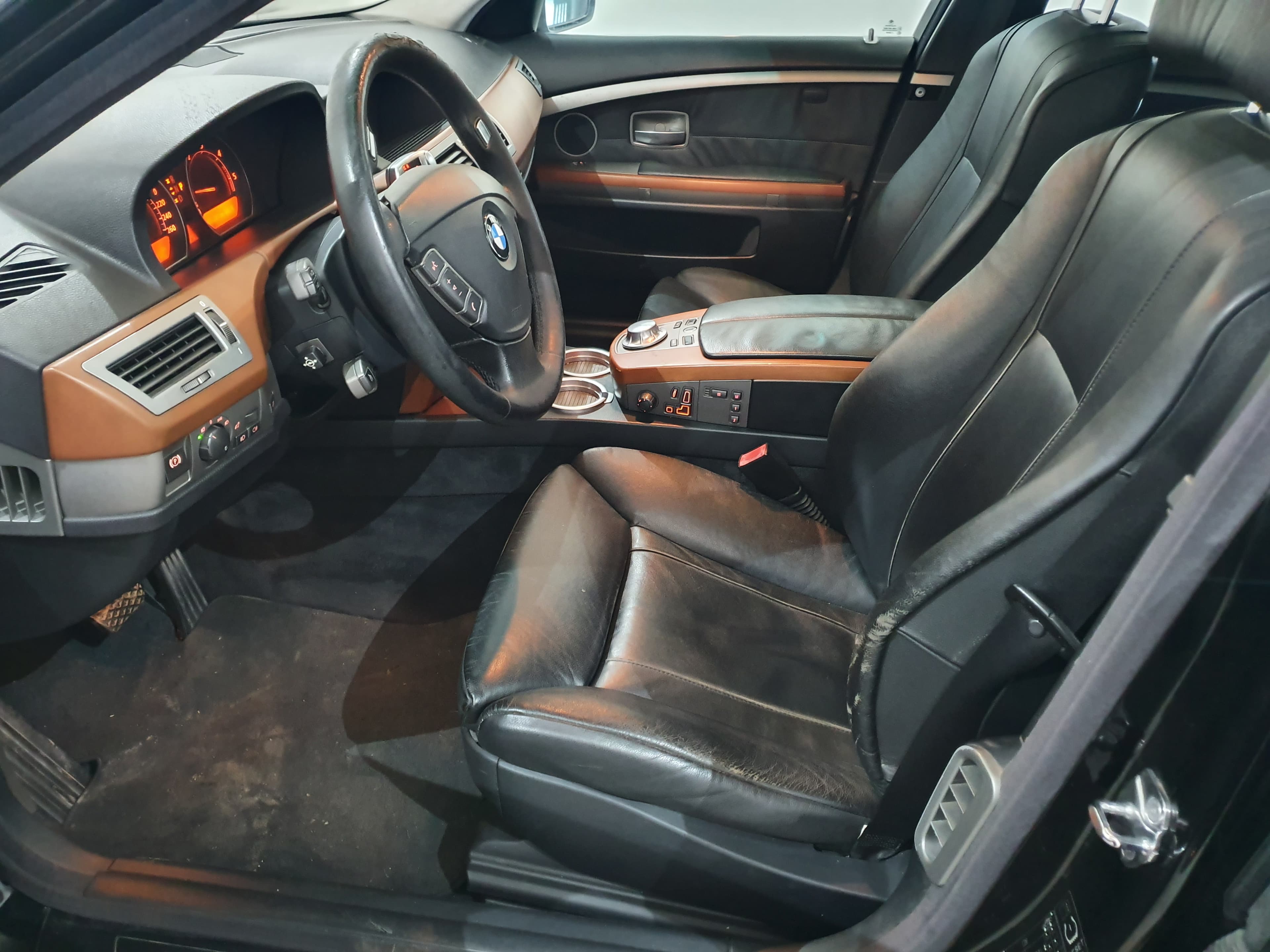 BMW 730D · Ano 2004 — imagem 31