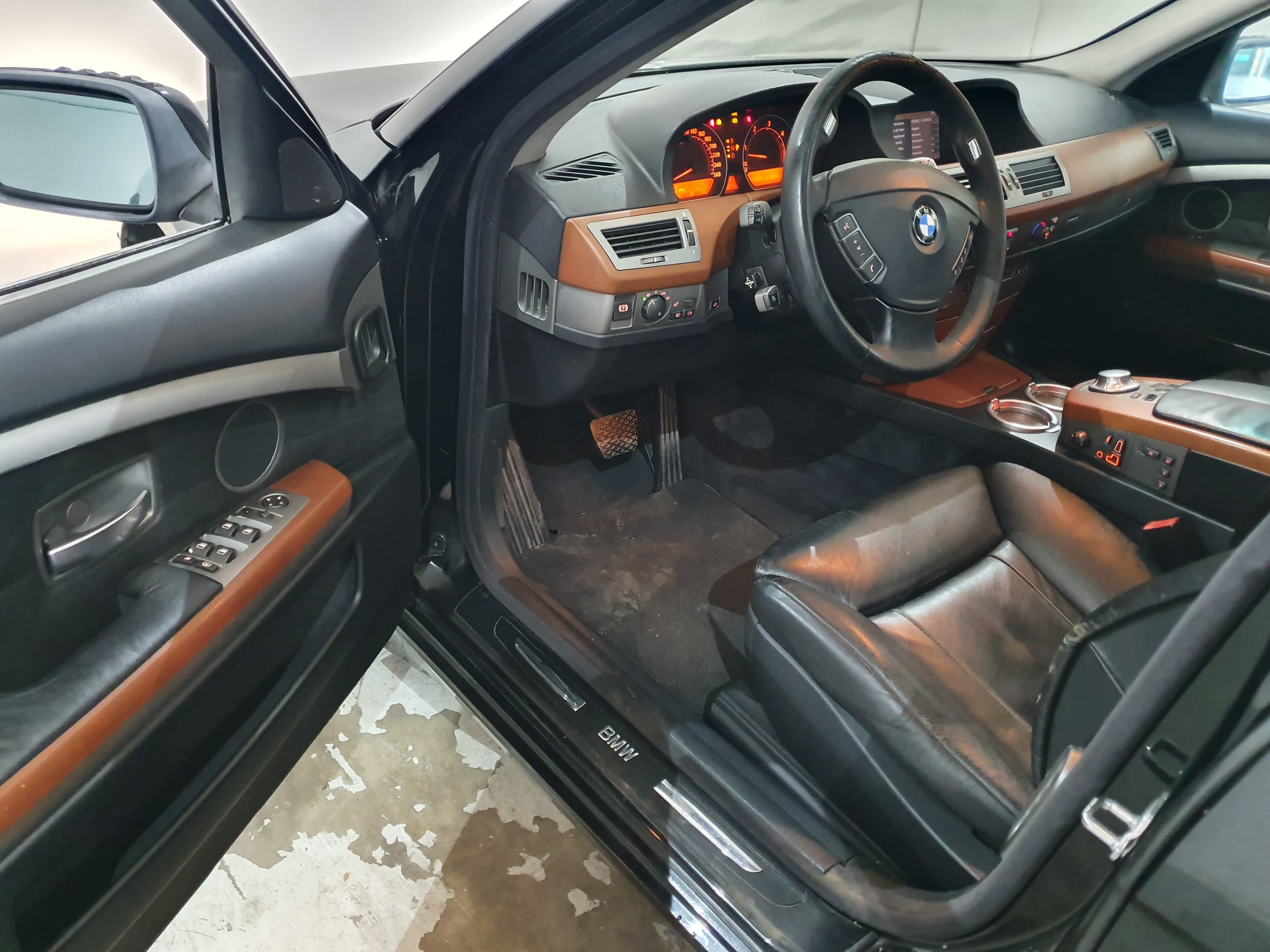 BMW 730D · Ano 2004 — imagem 28